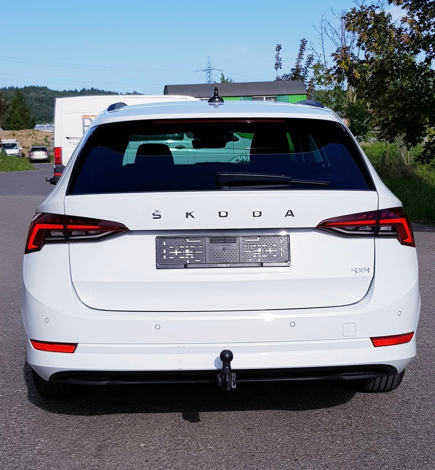 SKODA Octavia Combi 2.0 TDI DSG Ambition 4x4-image-5