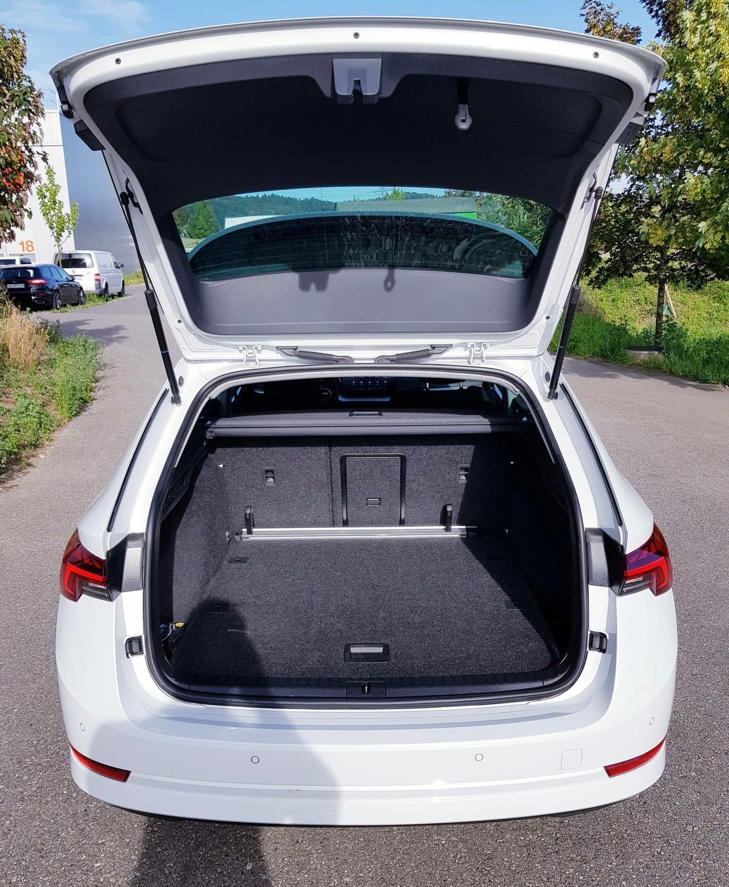 SKODA Octavia Combi 2.0 TDI DSG Ambition 4x4-image-6