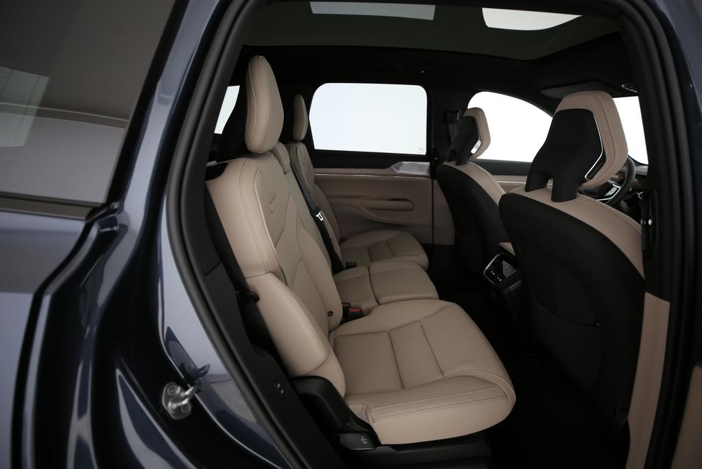 VOLVO EX90 Twin Ultra AWD-image-5