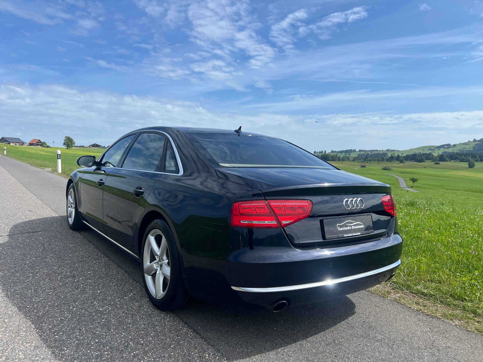 AUDI A8 L 4.0 TFSI V8 quattro tiptronic-image-4