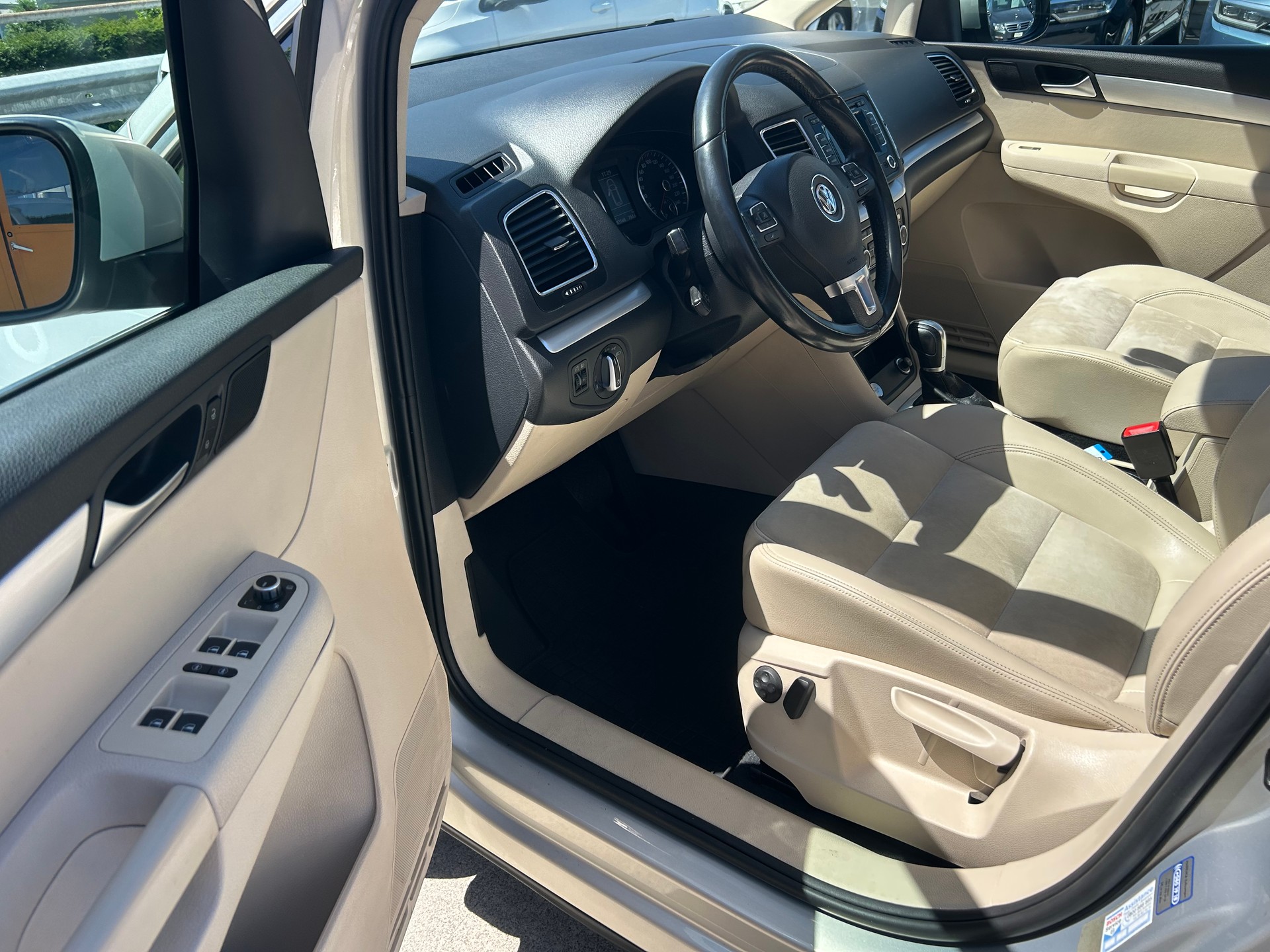 VW Sharan 2.0 TDI BlueMotion Technology Highline DSG-image-13