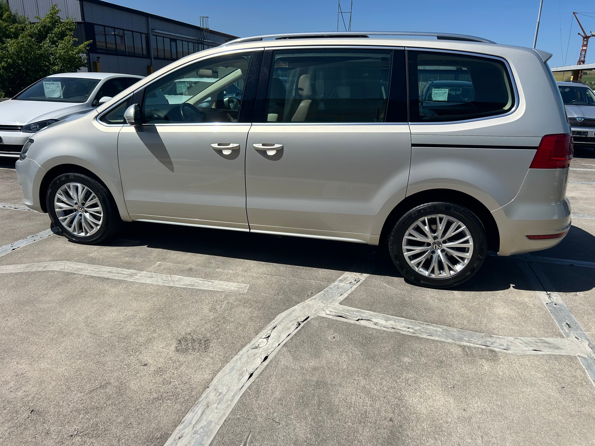VW Sharan 2.0 TDI BlueMotion Technology Highline DSG-showroom-element-1