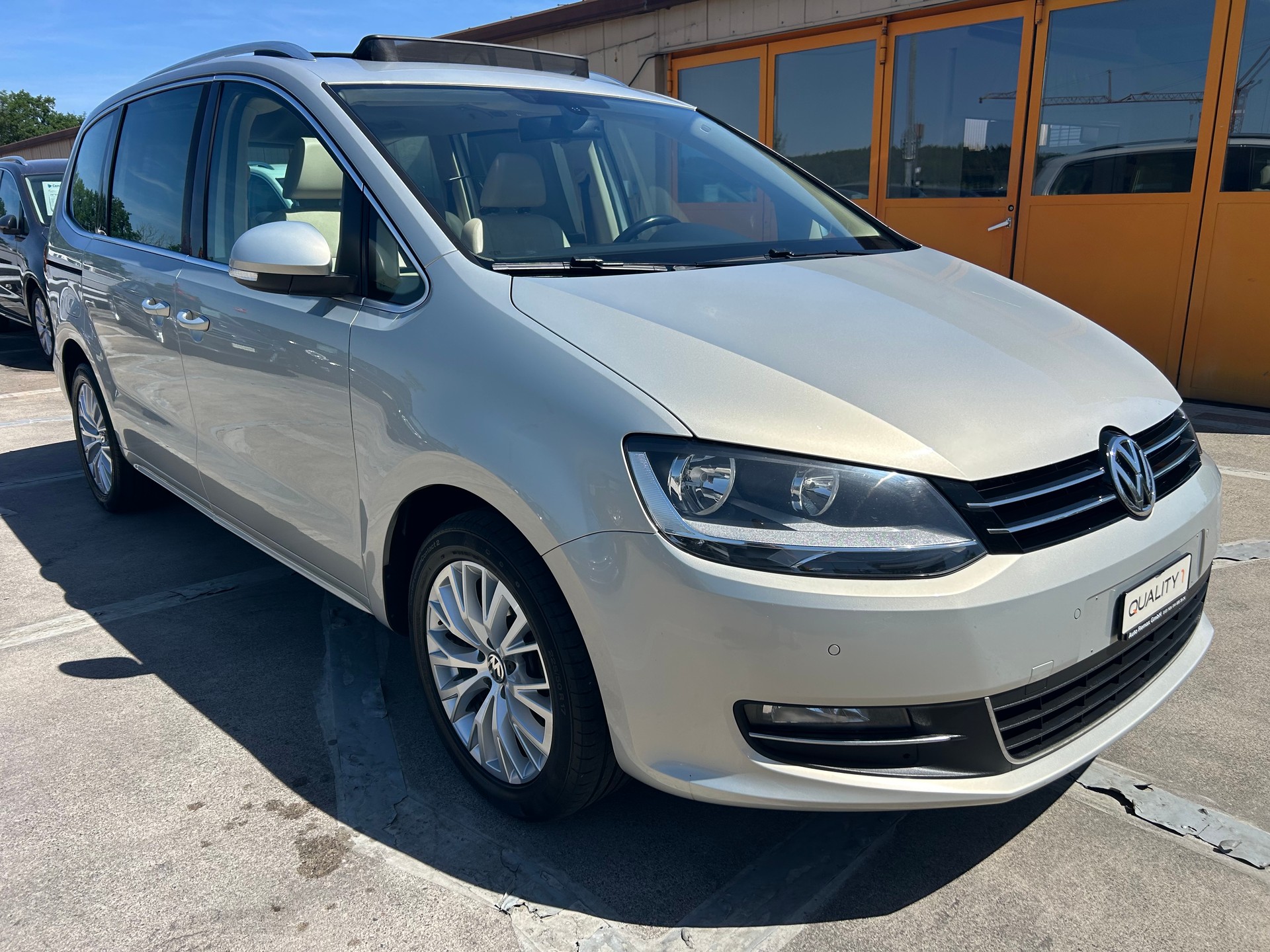 VW Sharan 2.0 TDI BlueMotion Technology Highline DSG-image-5