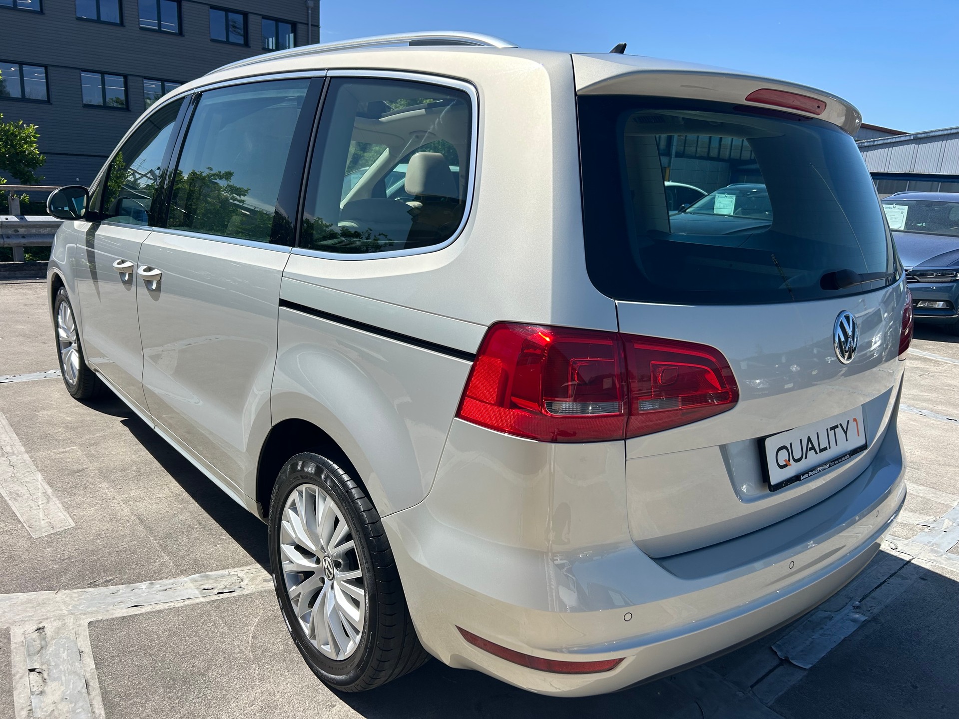 VW Sharan 2.0 TDI BlueMotion Technology Highline DSG-showroom-element-2