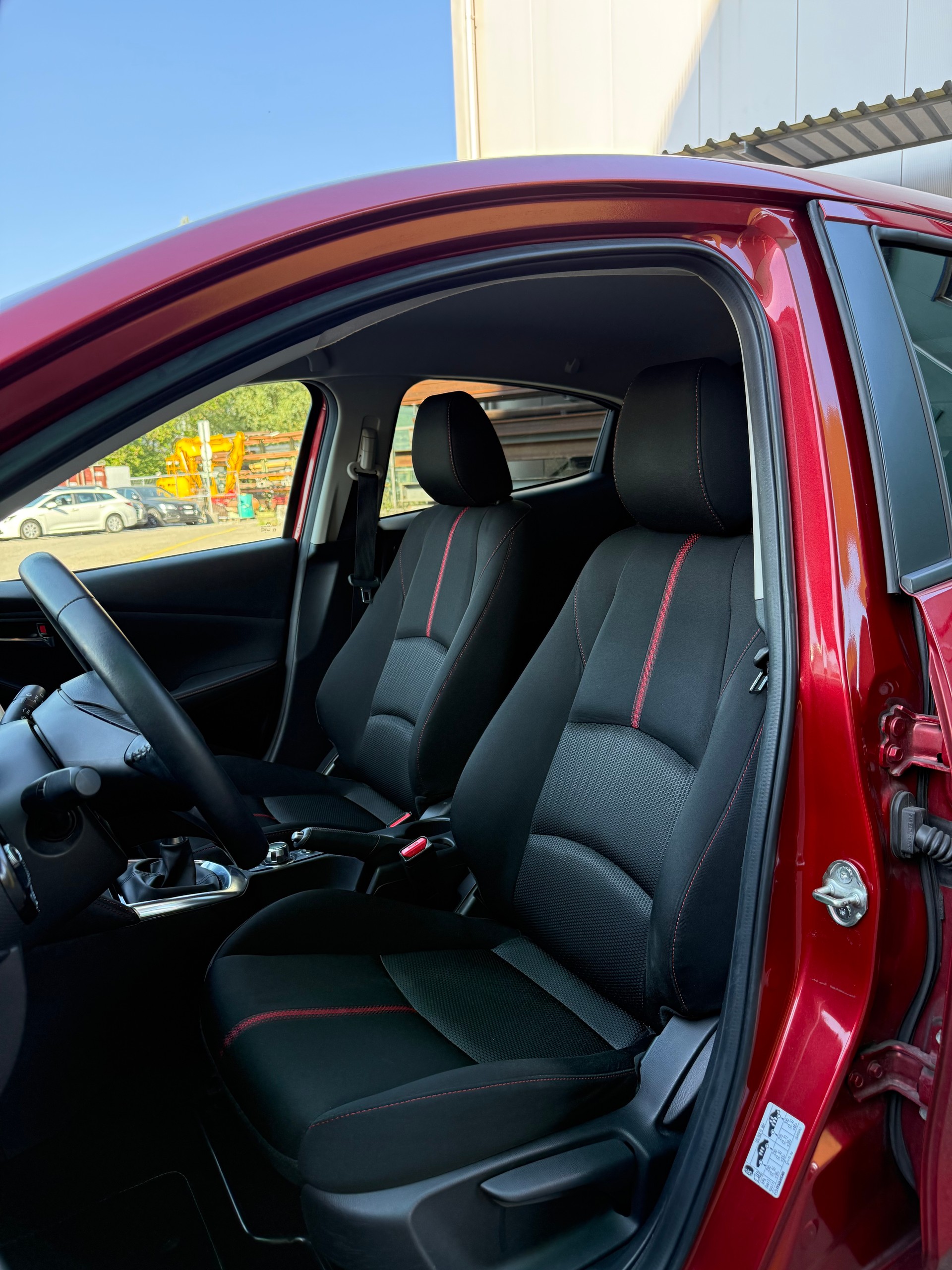 MAZDA 2 1.5i 16V Skyactiv-G Revolution-image-9