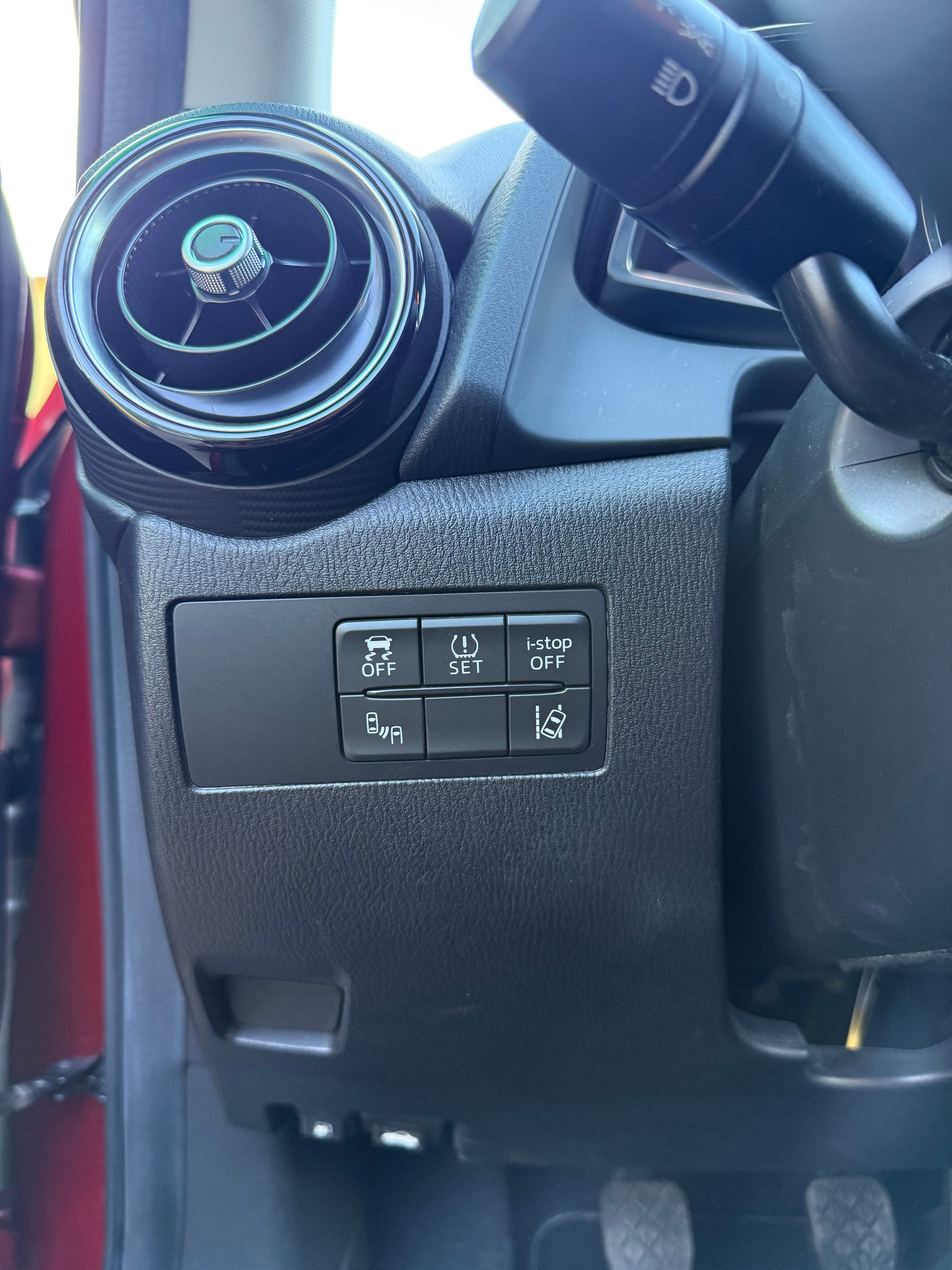 MAZDA 2 1.5i 16V Skyactiv-G Revolution-image-12