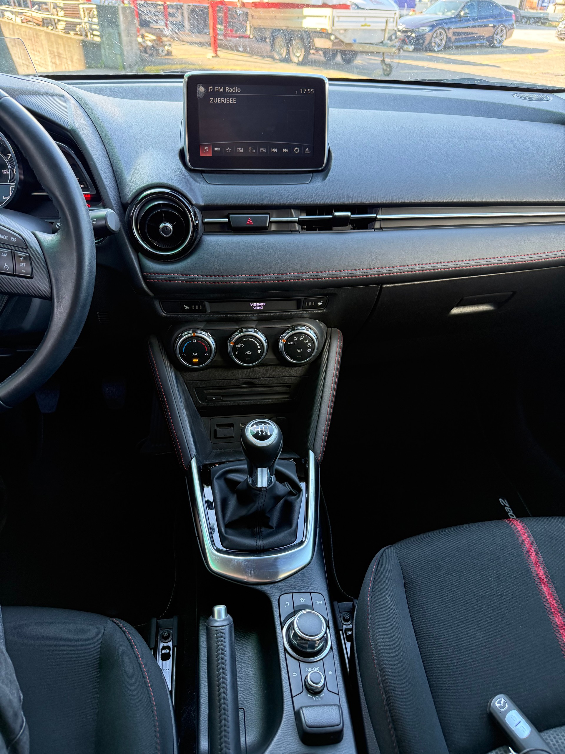 MAZDA 2 1.5i 16V Skyactiv-G Revolution-image-11