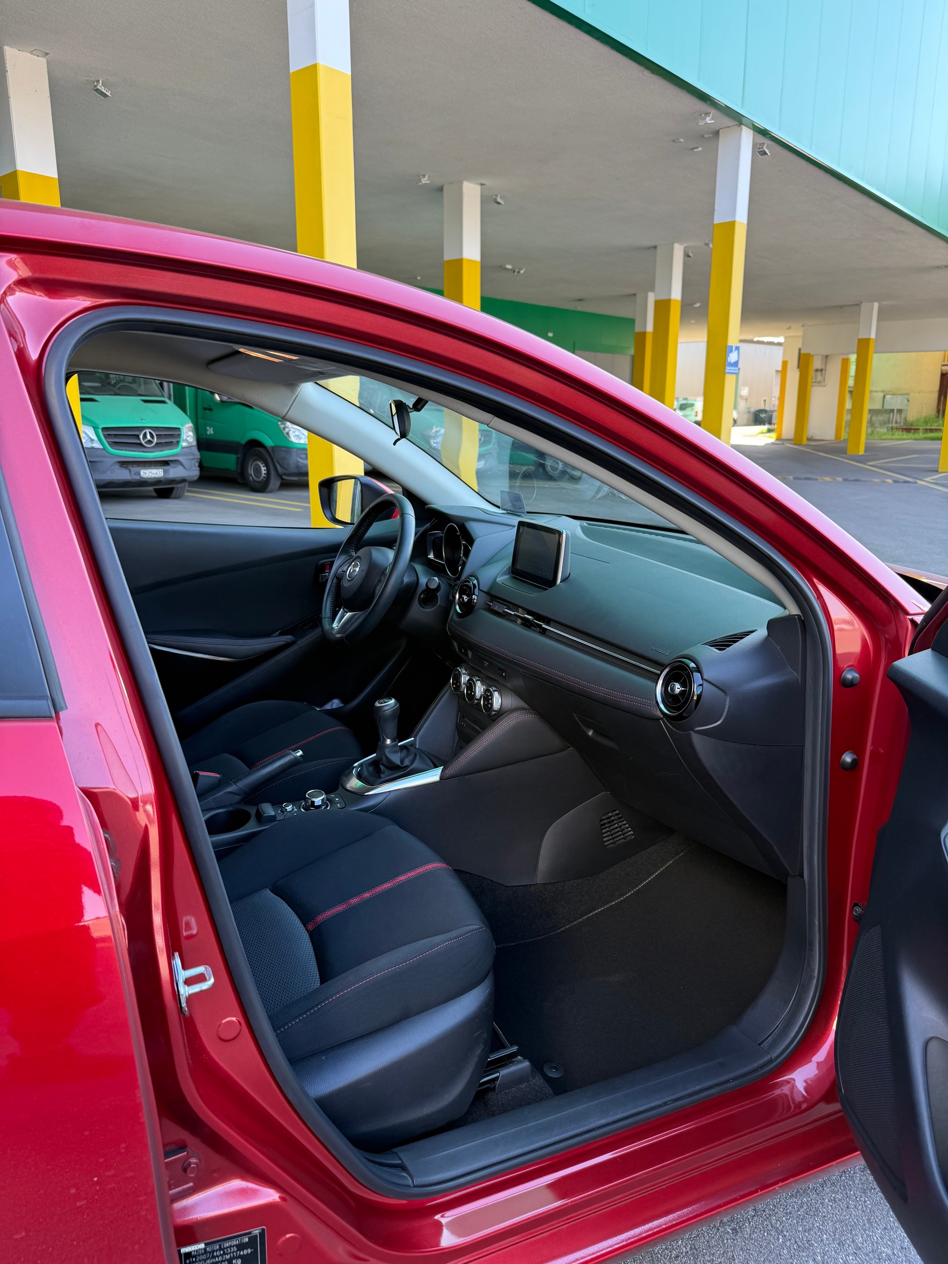 MAZDA 2 1.5i 16V Skyactiv-G Revolution-image-10