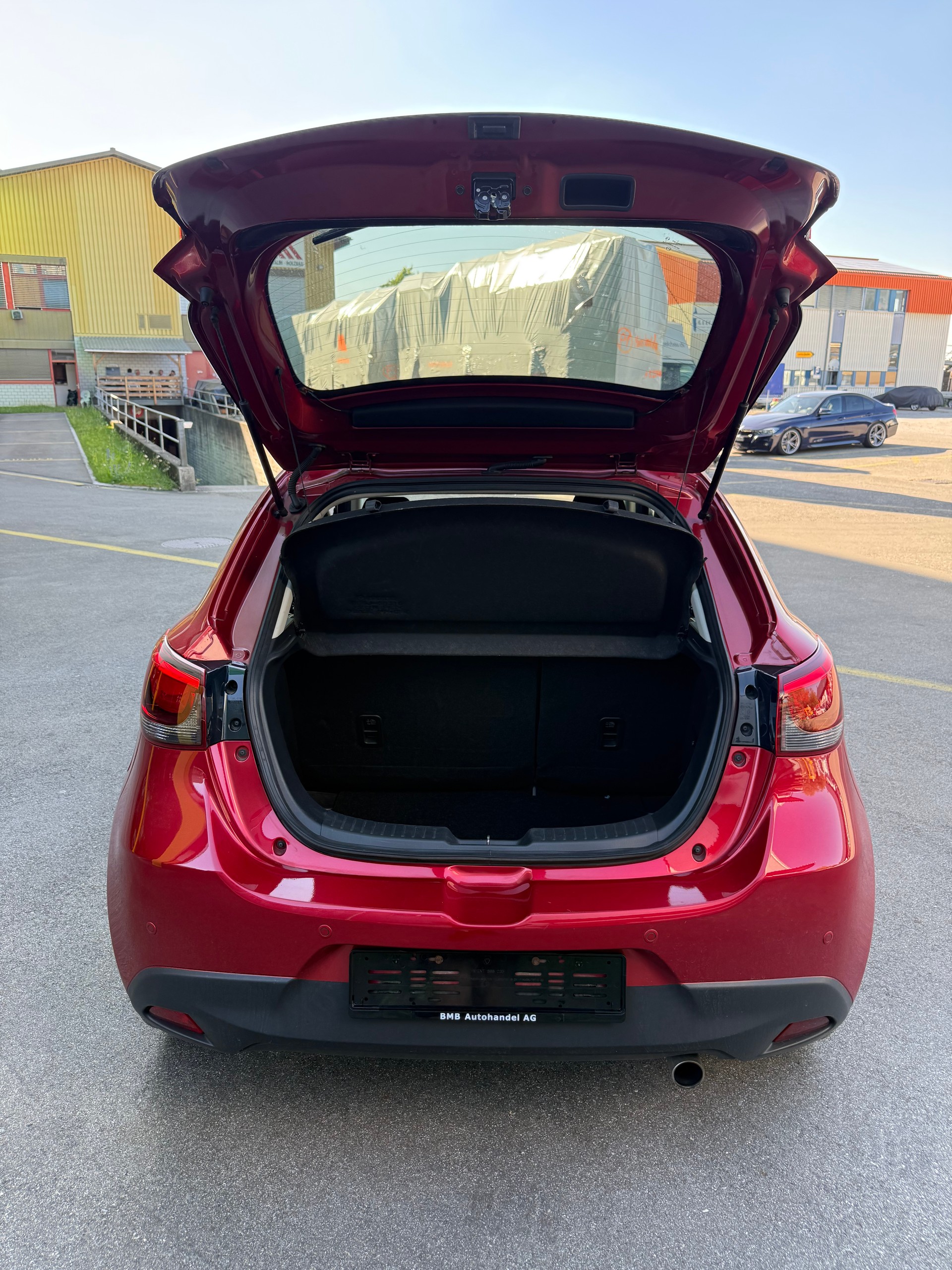 MAZDA 2 1.5i 16V Skyactiv-G Revolution-image-13