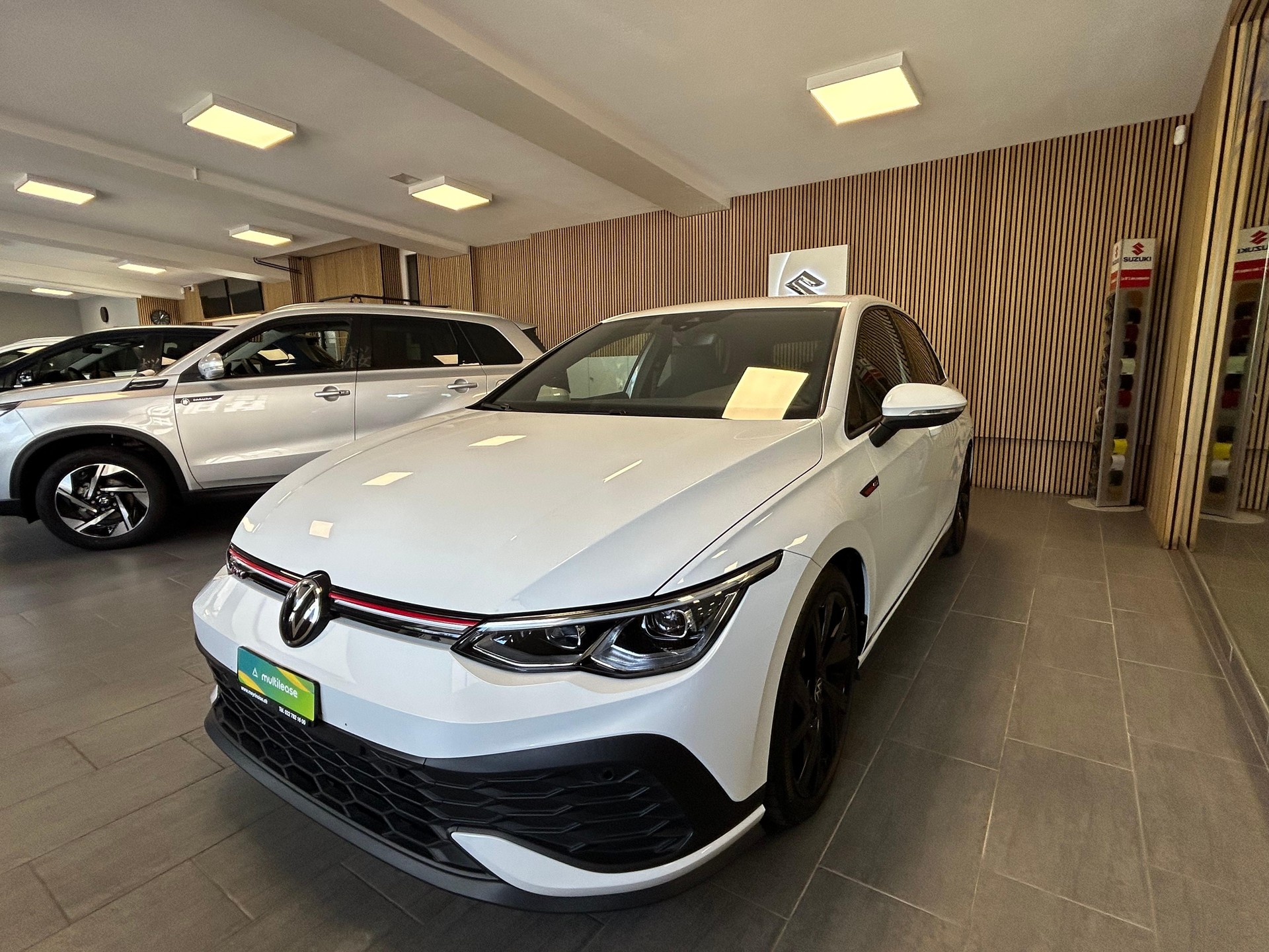 VW Golf VIII 2.0 TSI GTI Clubsport DSG-image-3