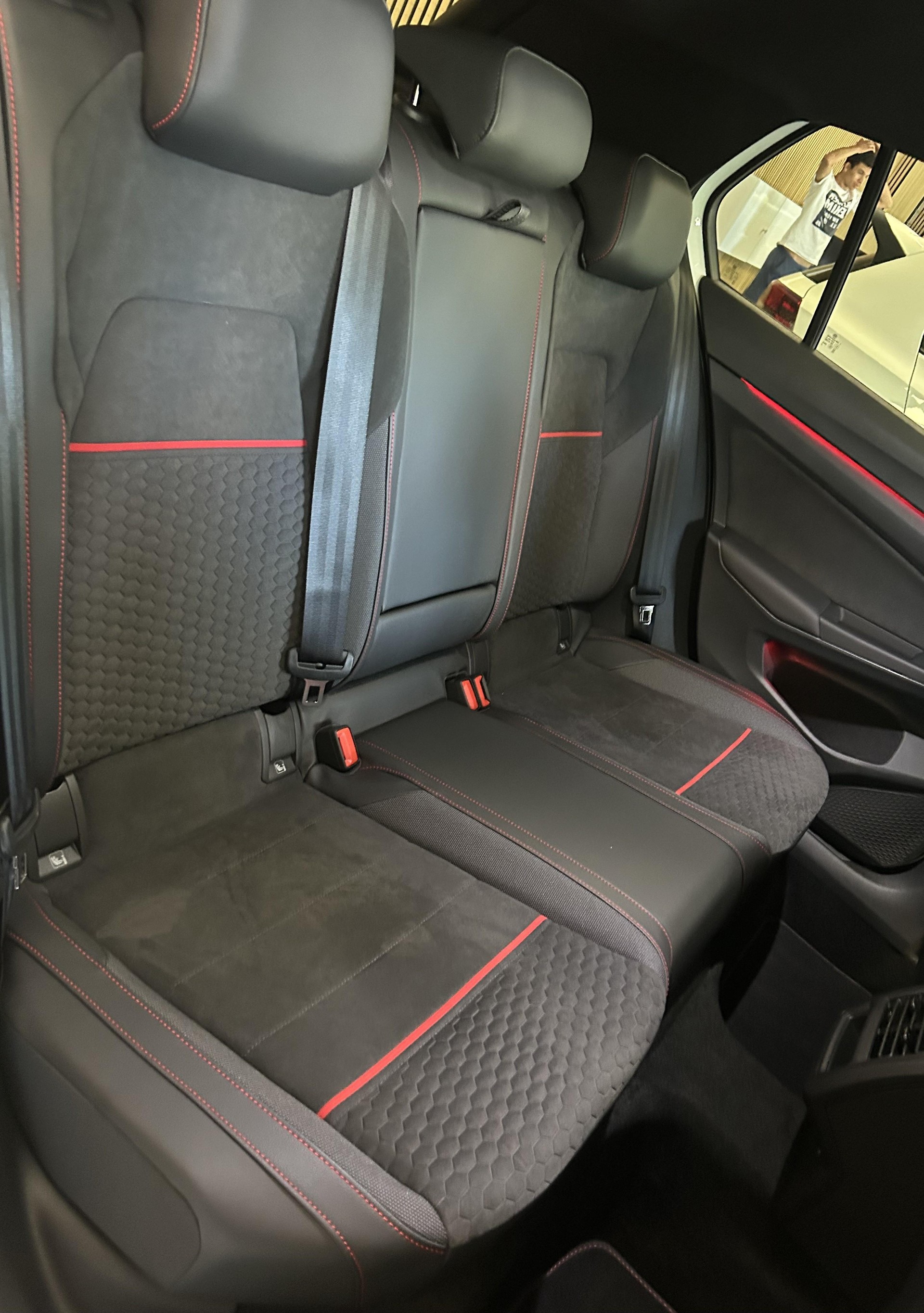 VW Golf VIII 2.0 TSI GTI Clubsport DSG-image-19