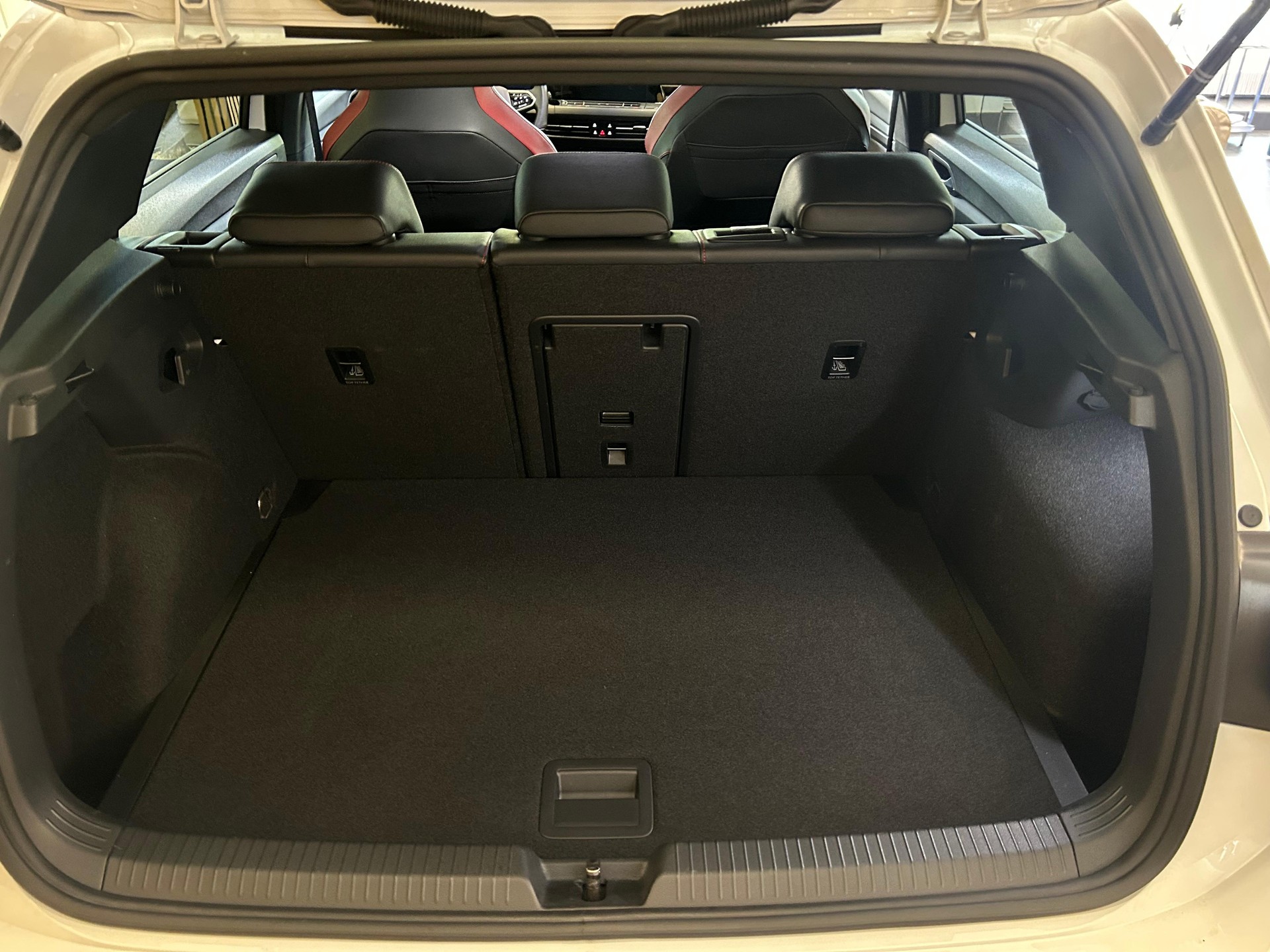 VW Golf VIII 2.0 TSI GTI Clubsport DSG-image-20