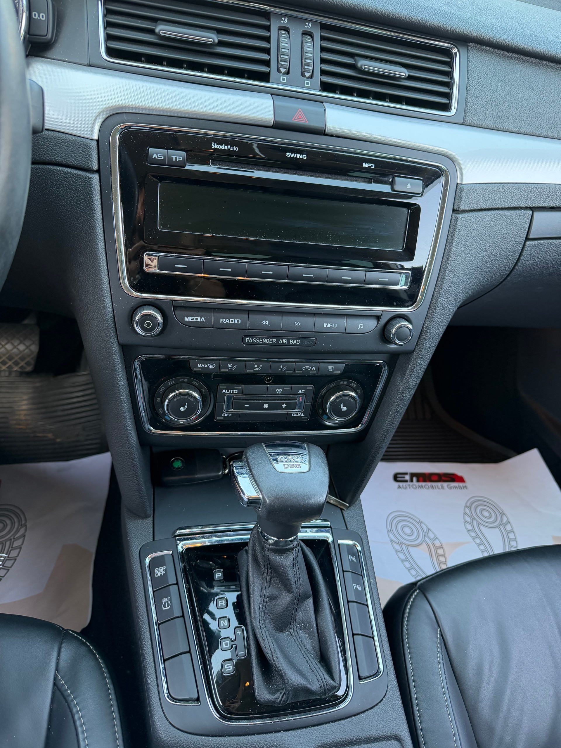 SKODA Superb 3.6 FSI Elegance 4x4 DSG-image-9