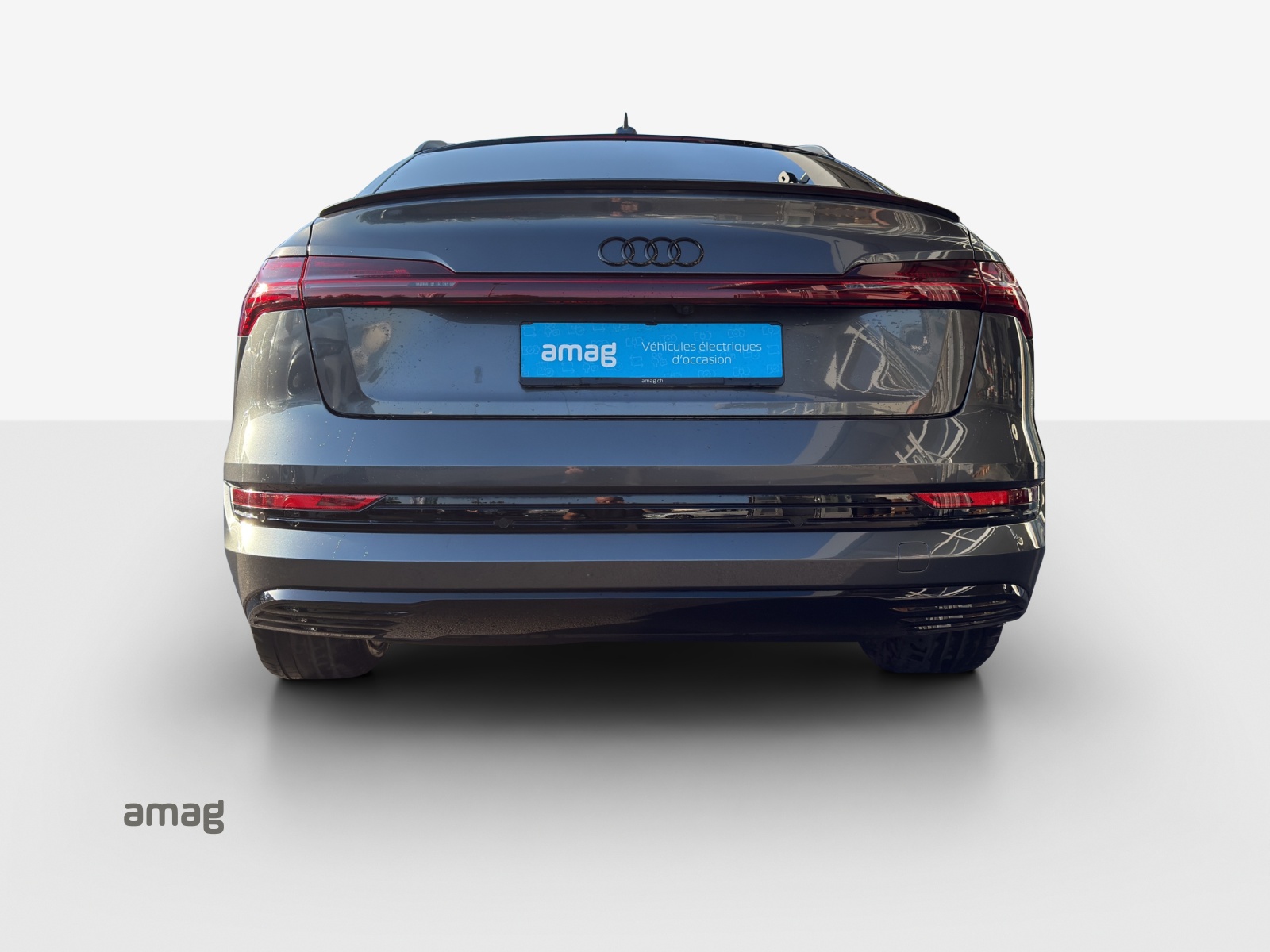 AUDI e-tron 55 Sportback S Line Black Edition quattro-image-4