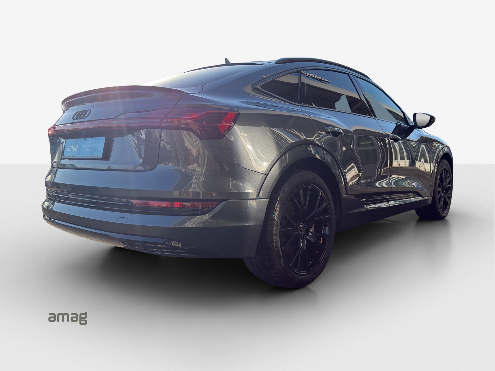 AUDI e-tron 55 Sportback S Line Black Edition quattro-image-5