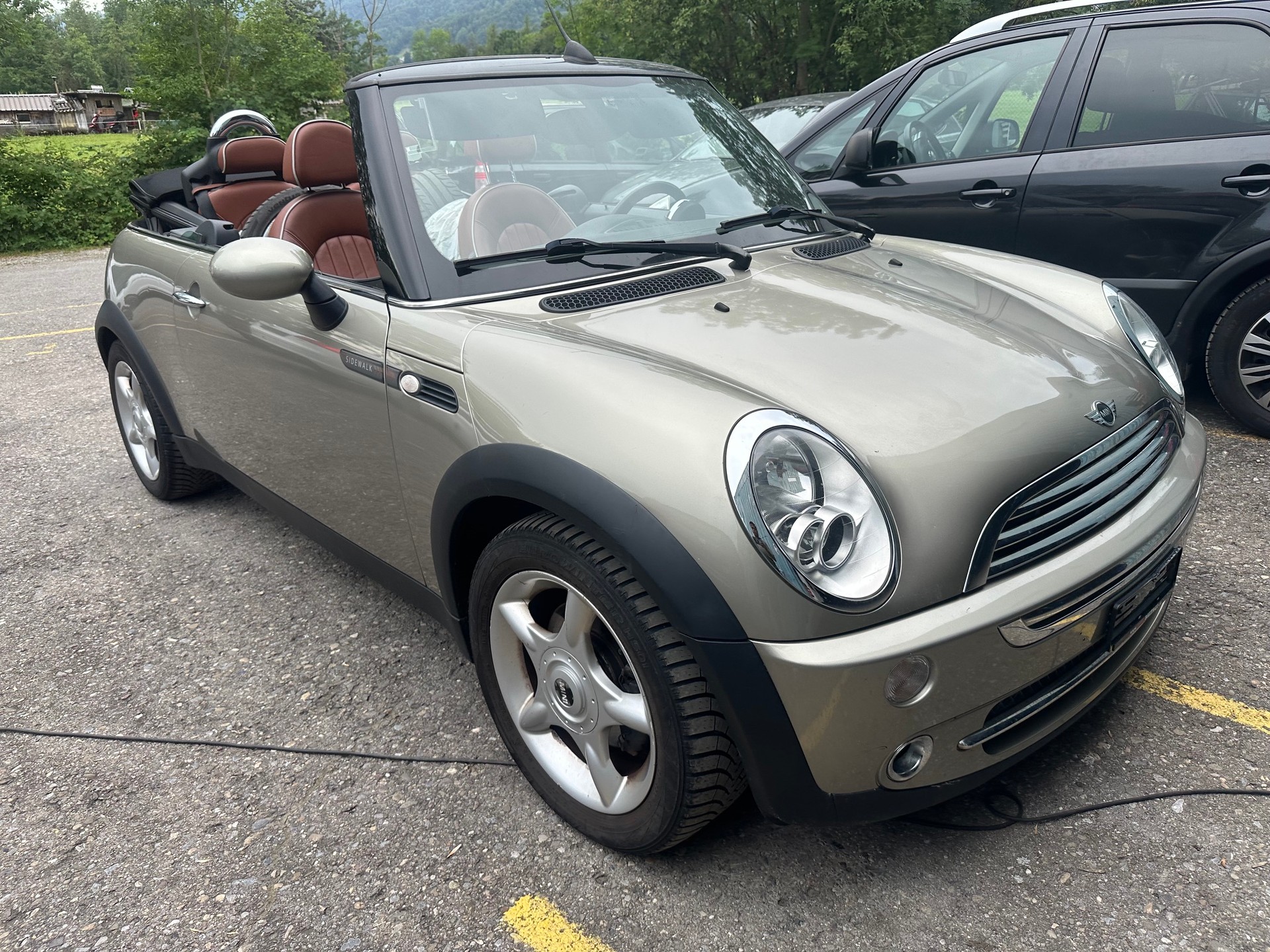 MINI Cooper Cabriolet-image-1