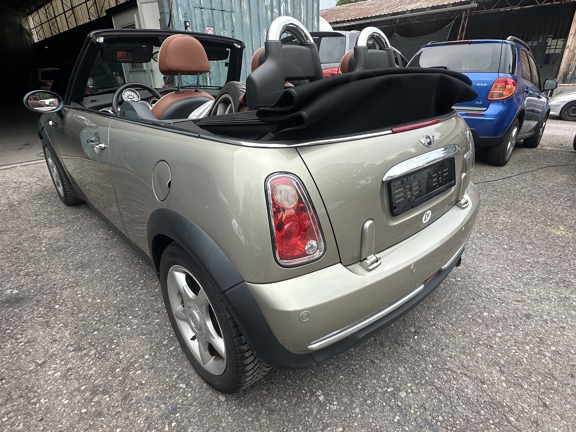 MINI Cooper Cabriolet-image-6
