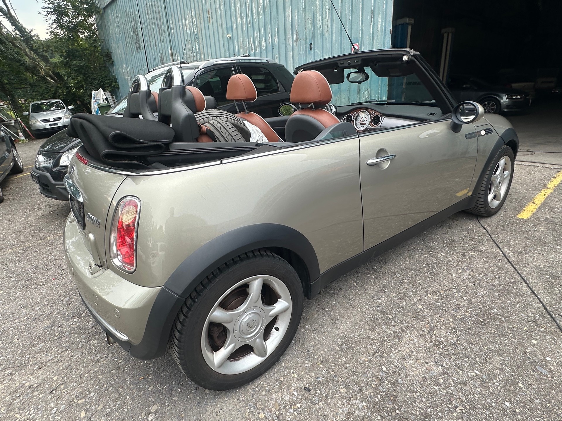 MINI Cooper Cabriolet-image-3