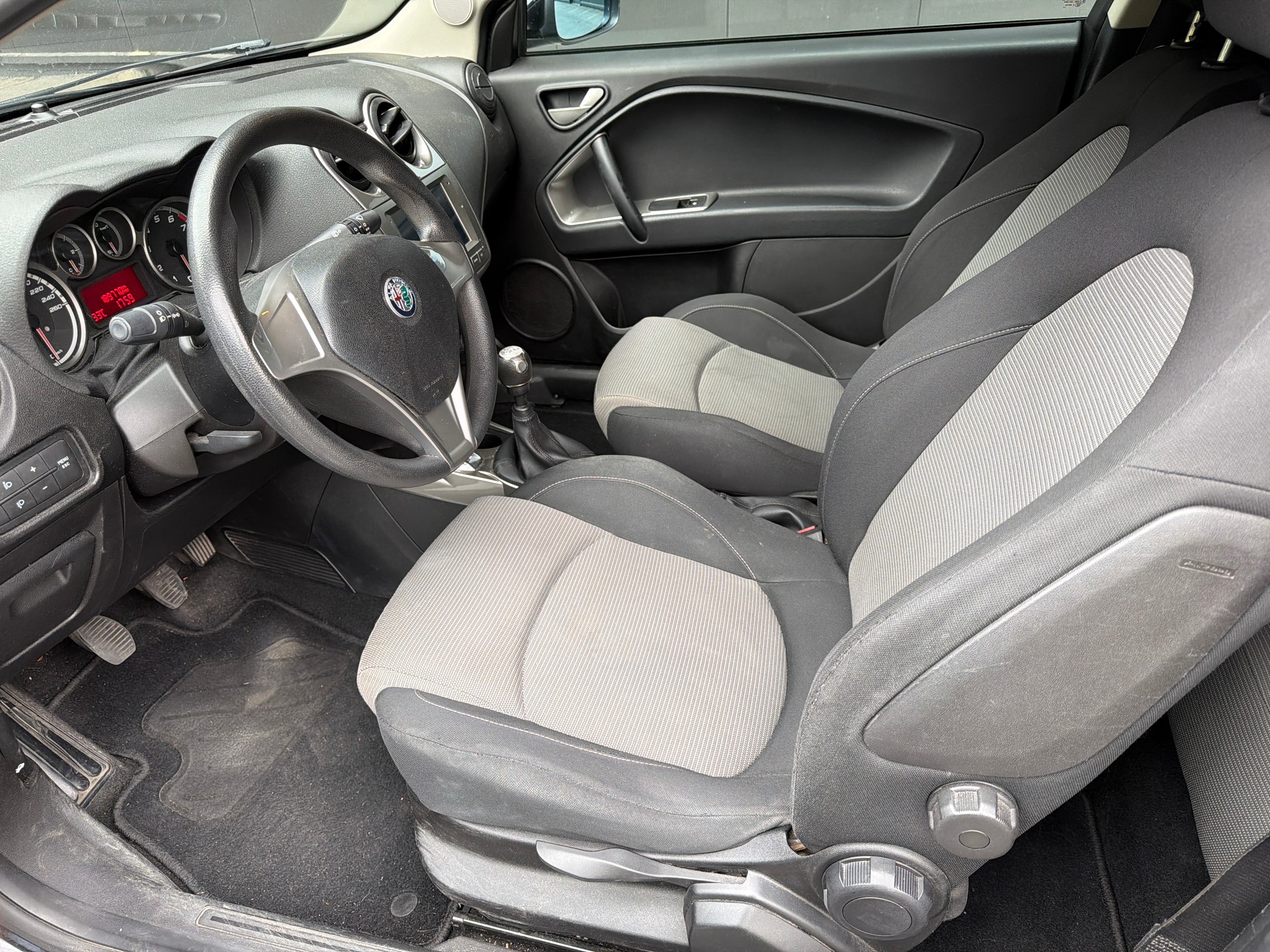 ALFA ROMEO MiTo 1.4 Junior-image-9