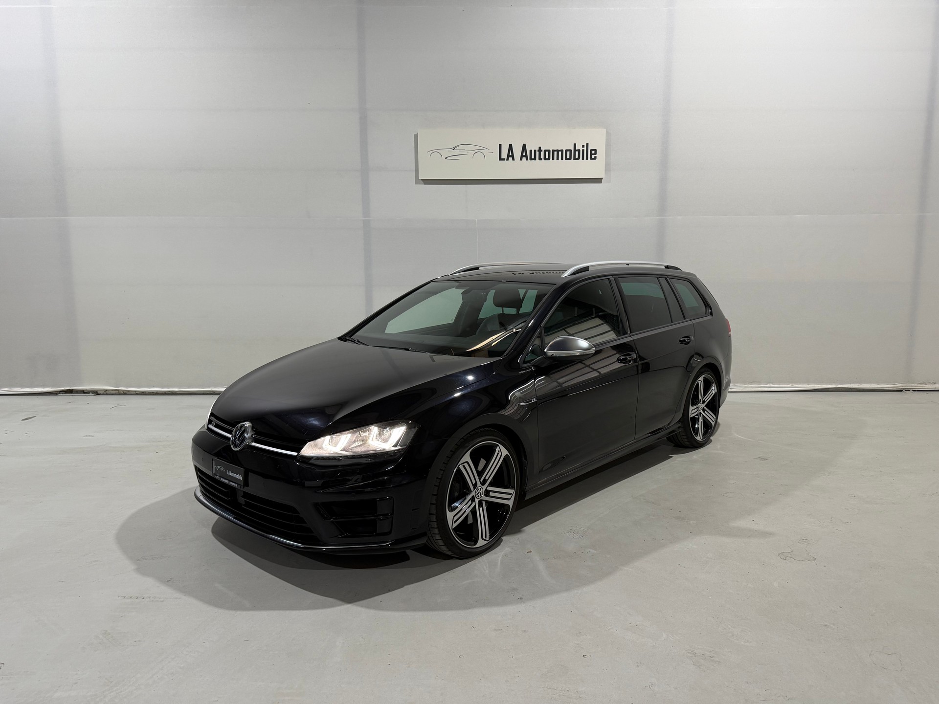 VW Golf Variant 2.0 TSI R 4 Motion DSG (CH Fahrzeug)-image-0