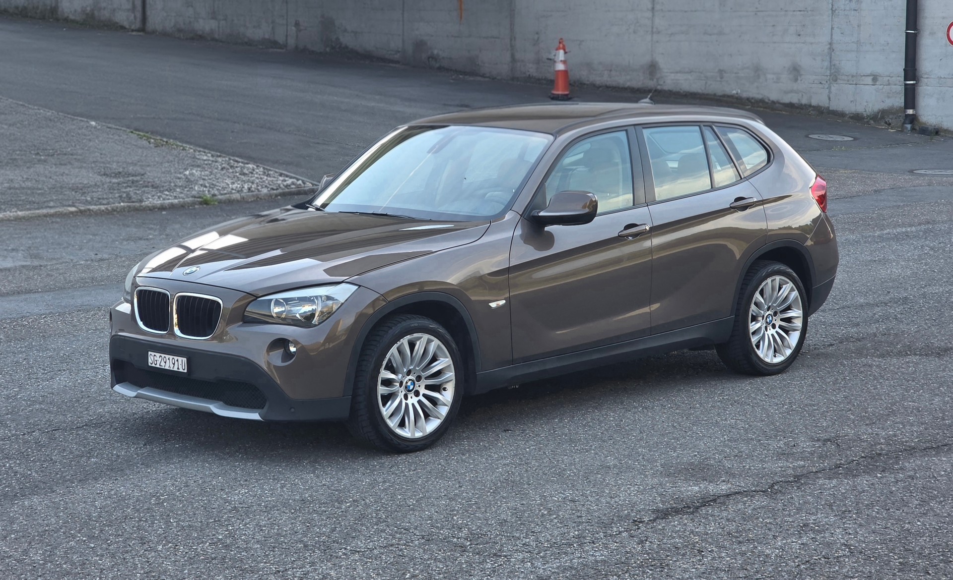 BMW X1 xDrive 25i Steptronic-image-0