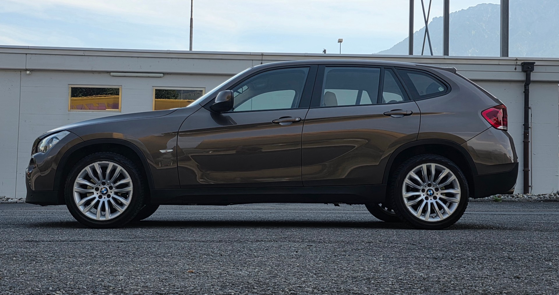 BMW X1 xDrive 25i Steptronic-image-3