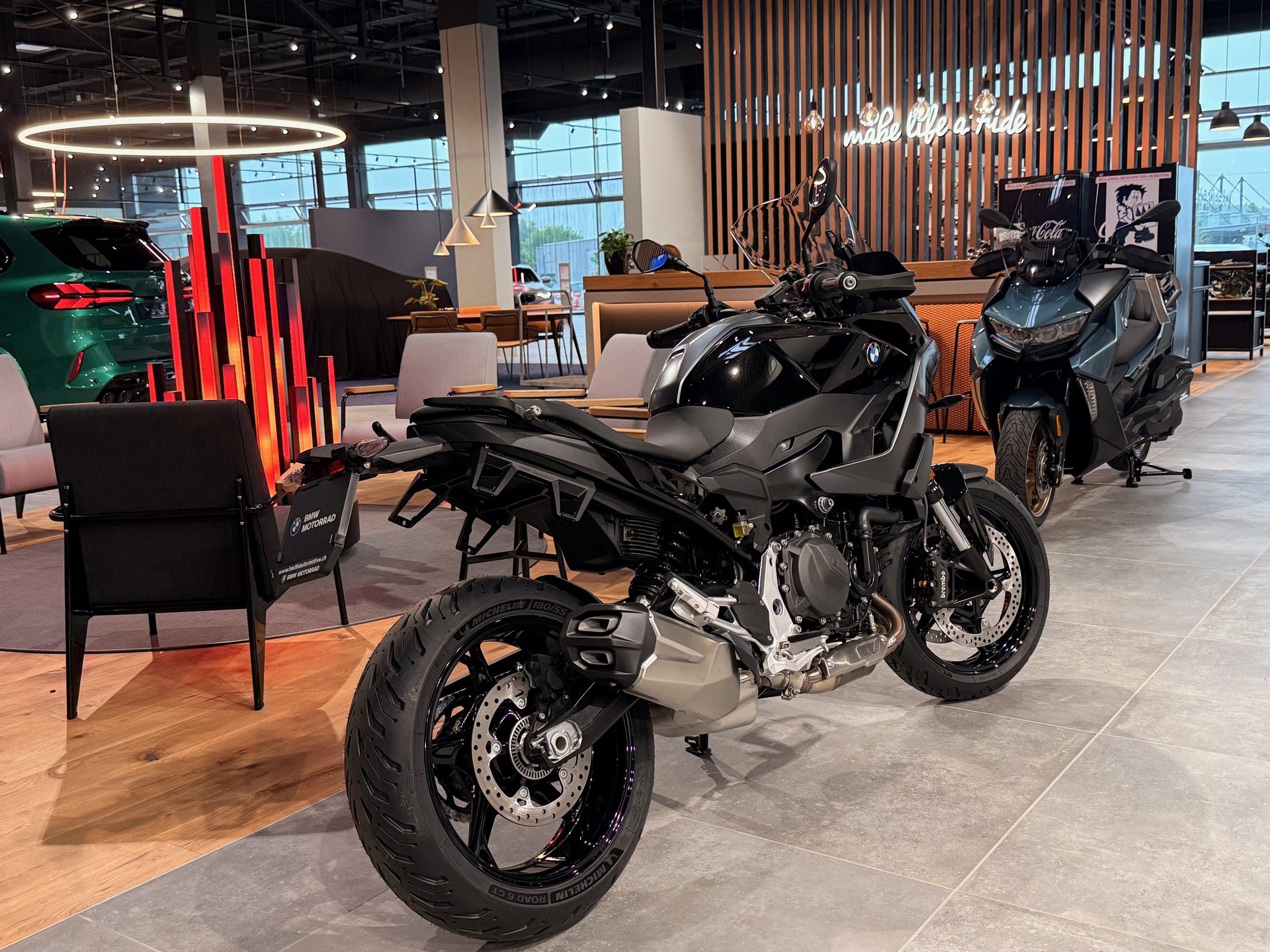 BMW F 900 XR A2-showroom-element-2