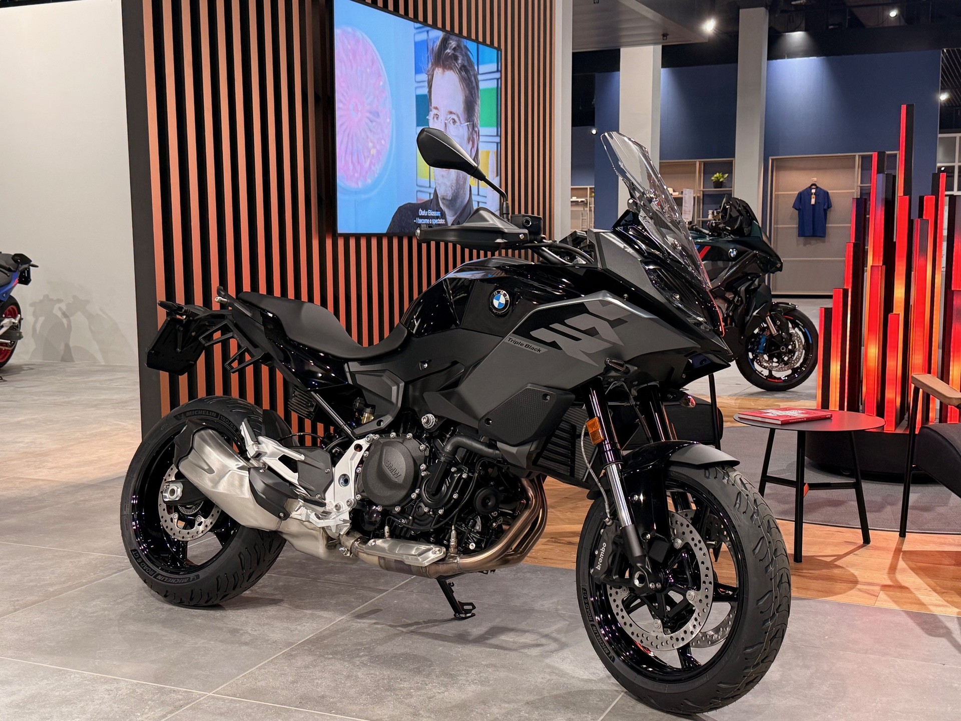 BMW F 900 XR A2-showroom-element-1