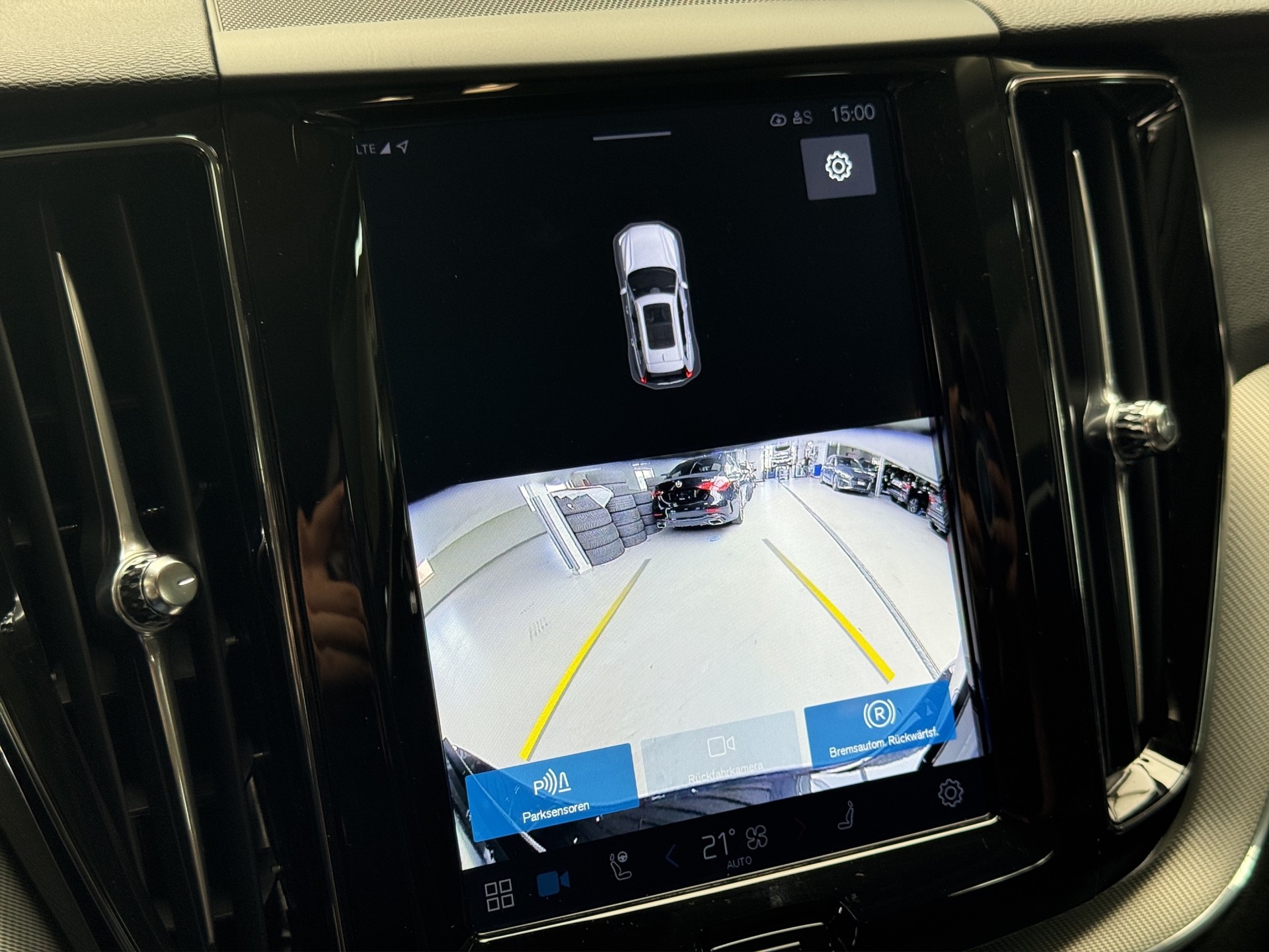 VOLVO XC60 B5 Benzin Mild Hybrid AWD Core Geartronic-image-13