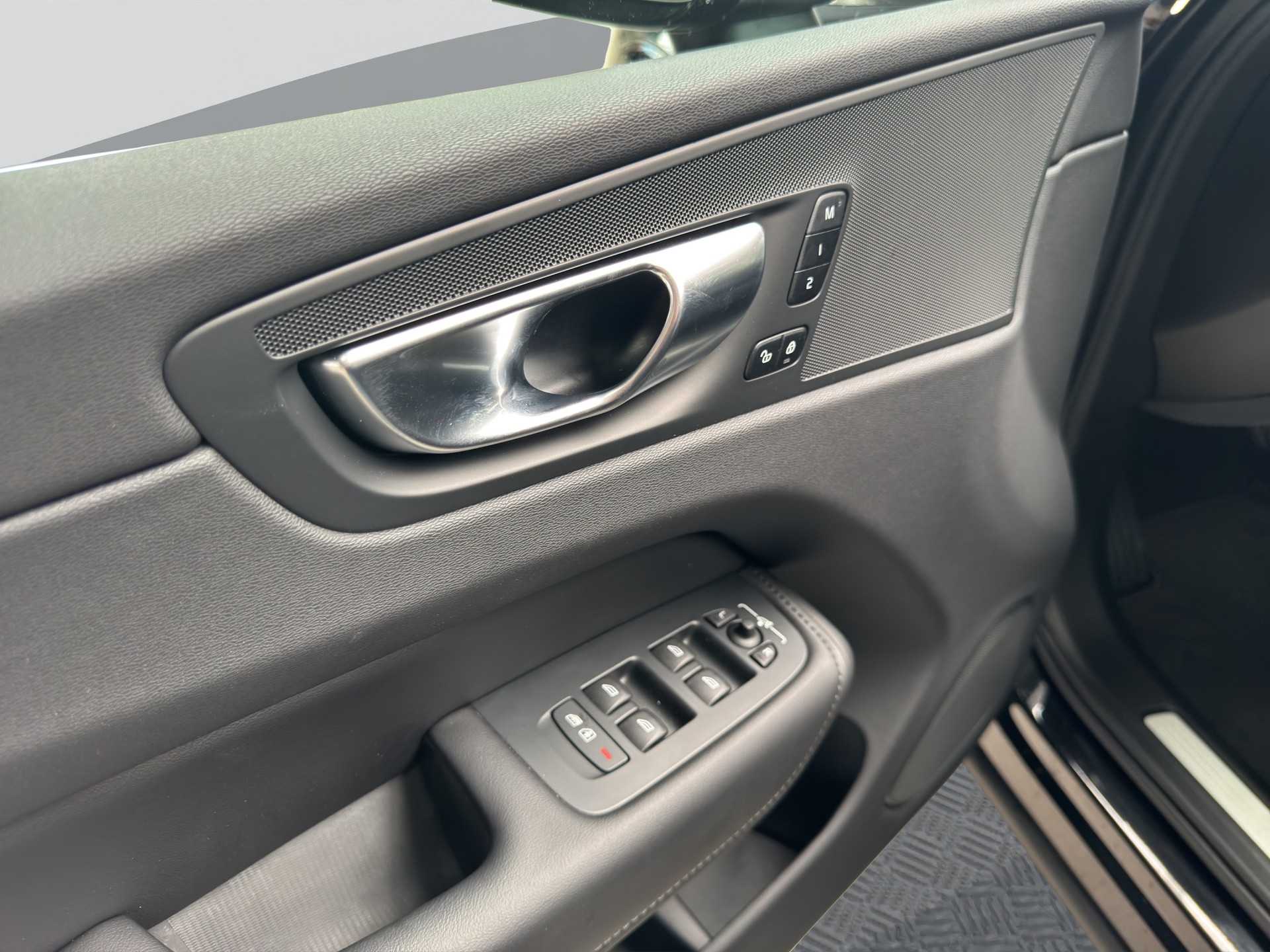 VOLVO XC60 B5 Benzin Mild Hybrid AWD Core Geartronic-image-8