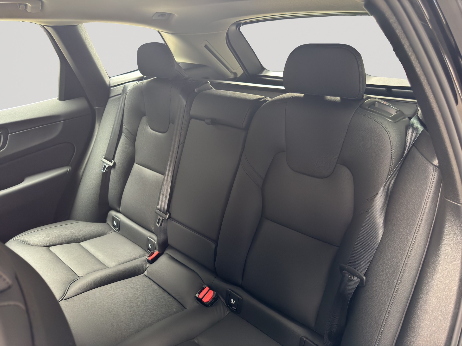 VOLVO XC60 B5 Benzin Mild Hybrid AWD Core Geartronic-image-7