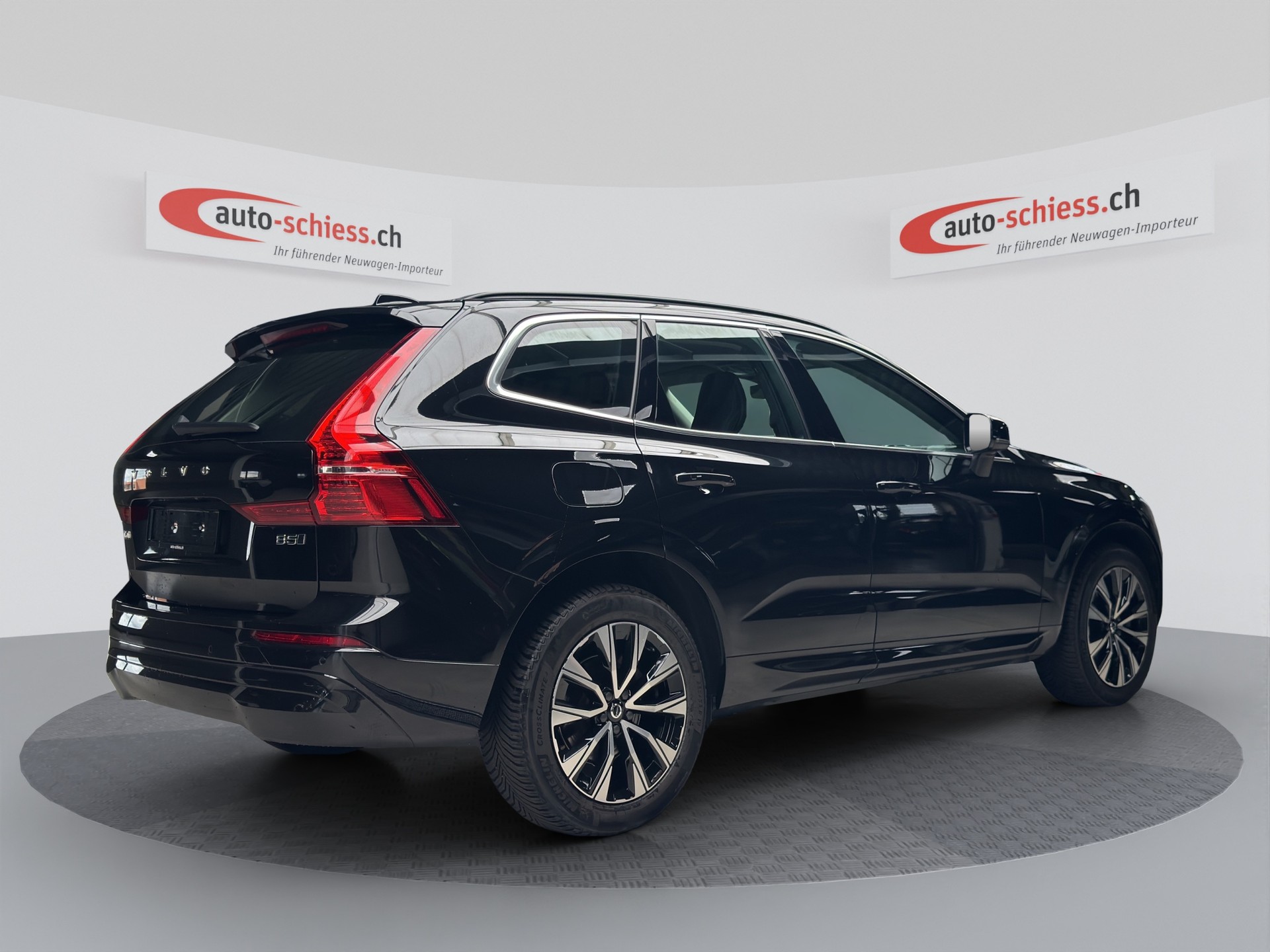 VOLVO XC60 B5 Benzin Mild Hybrid AWD Core Geartronic-image-4