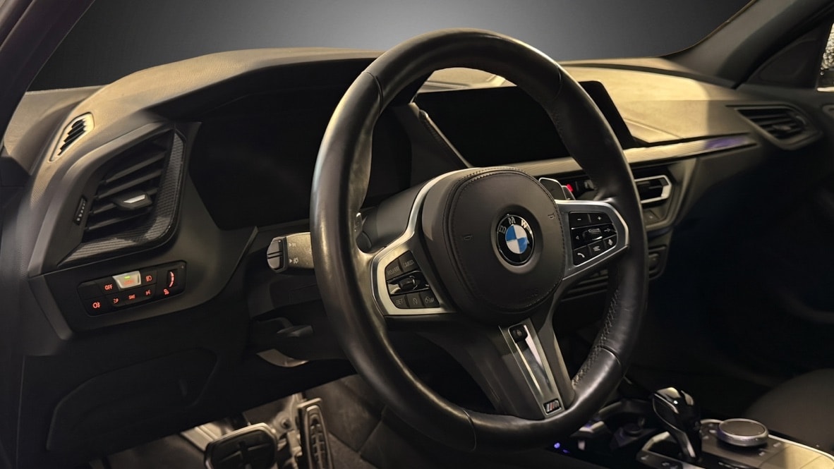 BMW M135i xDrive-image-5