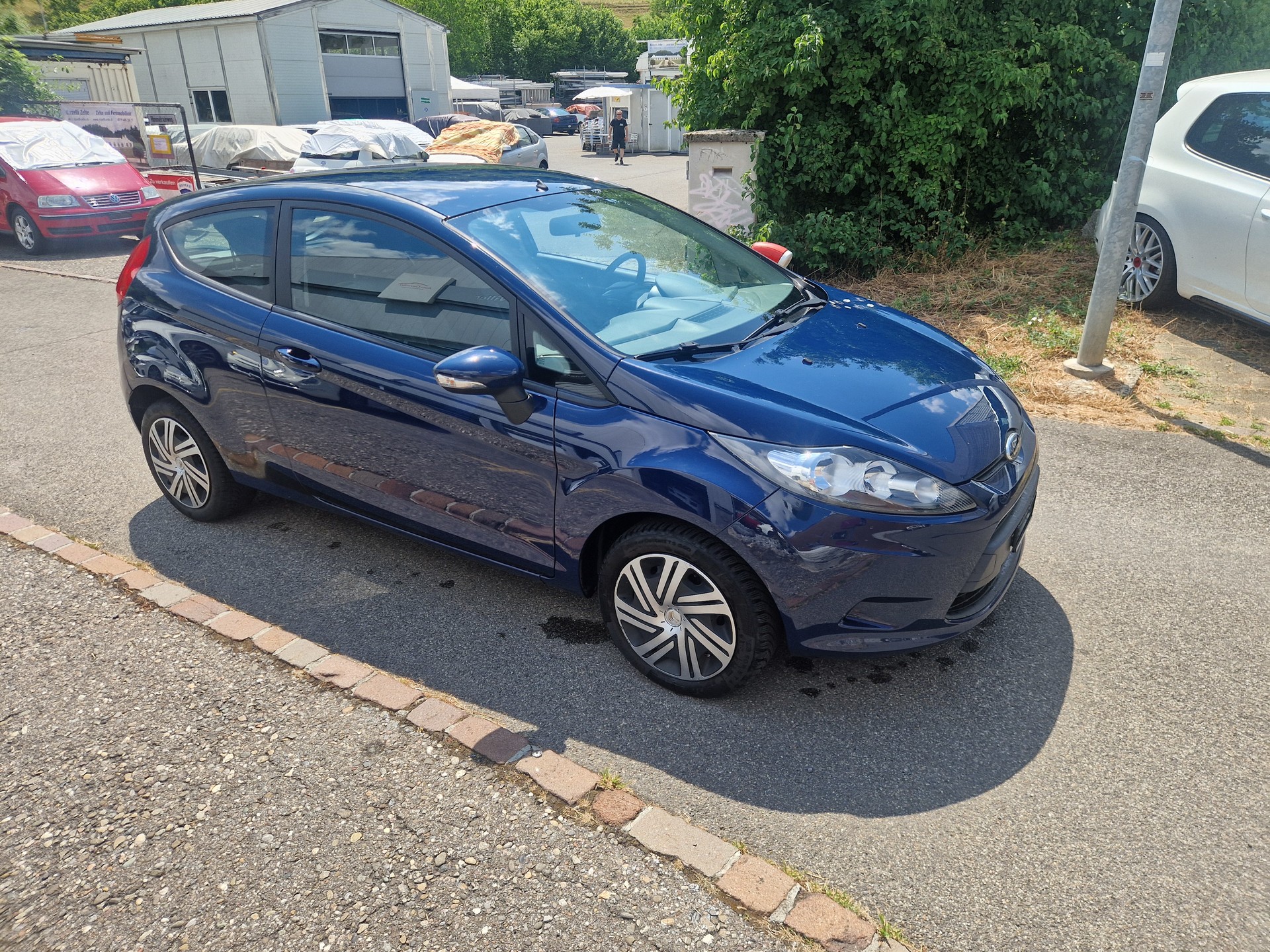 FORD Fiesta 1.25 16V Ambiente-image-1