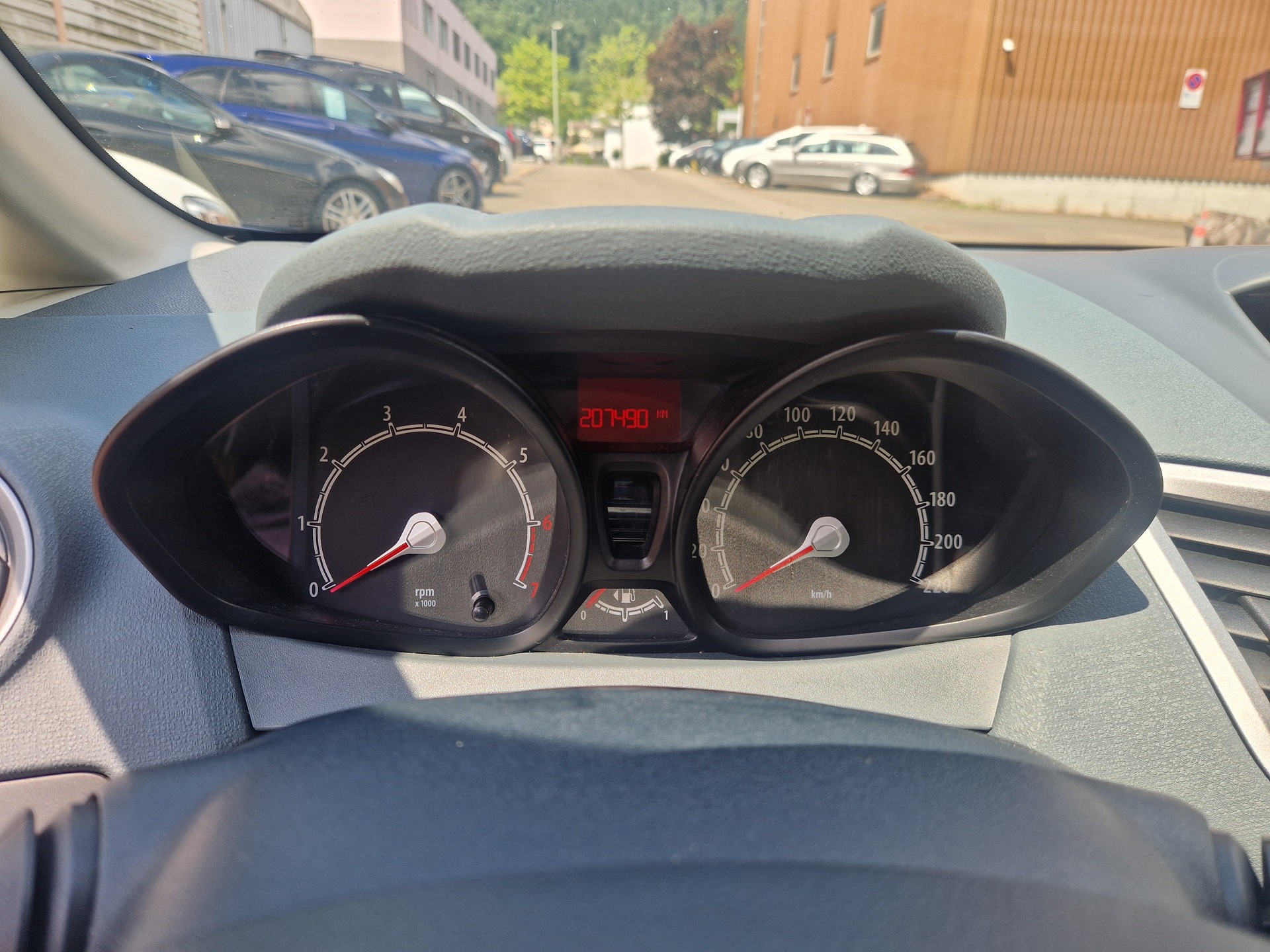 FORD Fiesta 1.25 16V Ambiente-image-6
