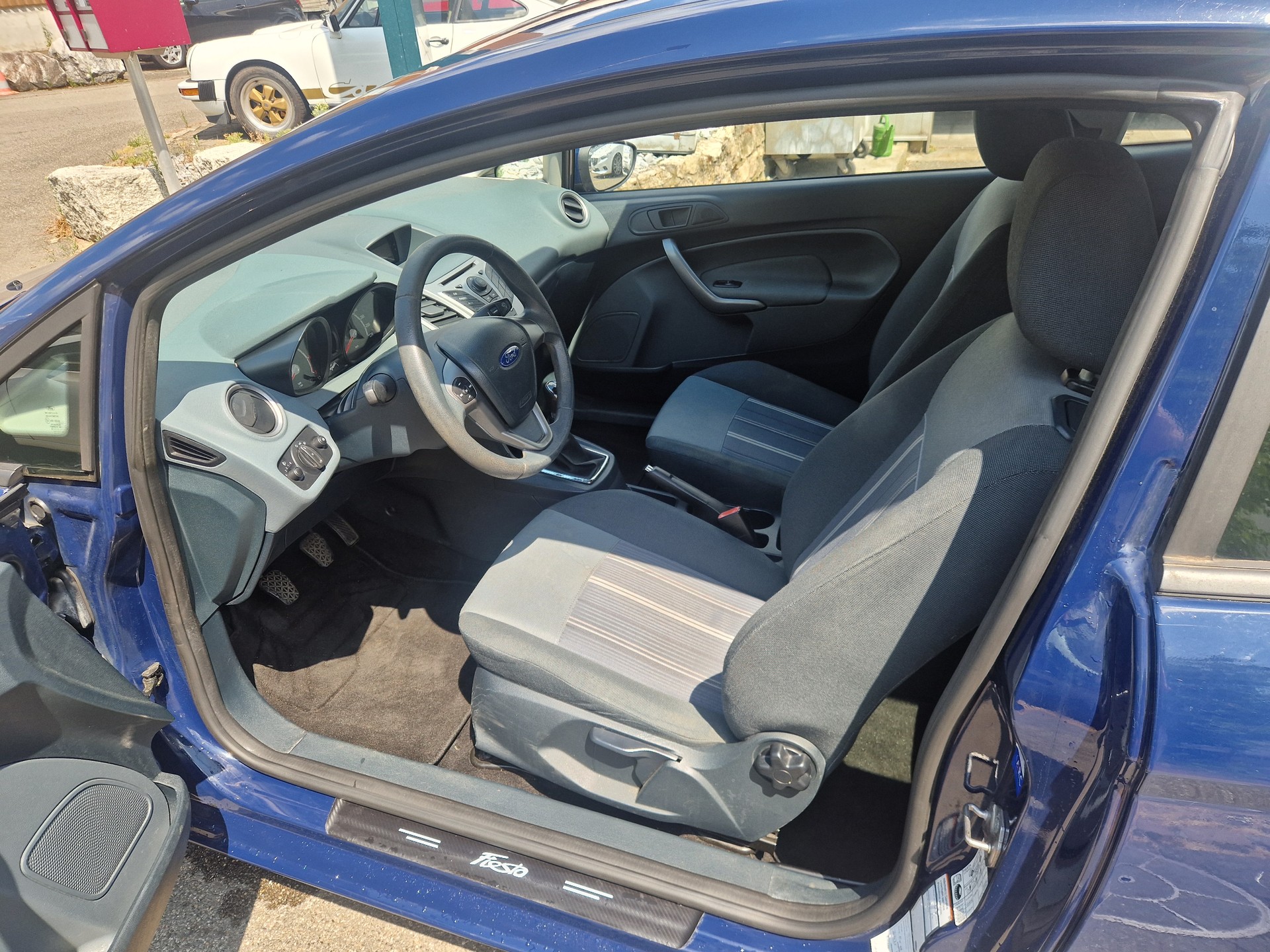 FORD Fiesta 1.25 16V Ambiente-image-4