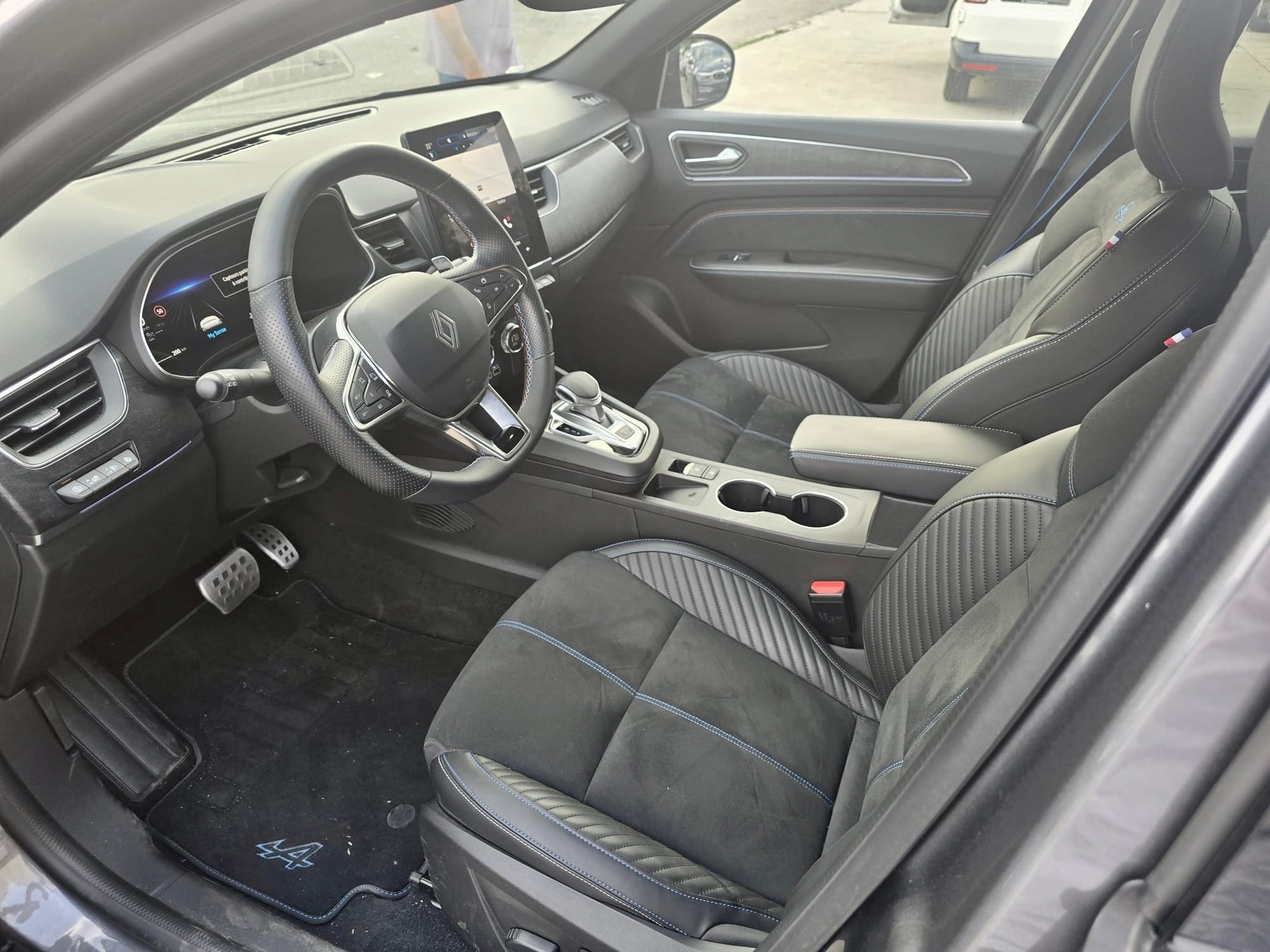 RENAULT Arkana 1.3 TCe Esprit Alpine EDC-image-10