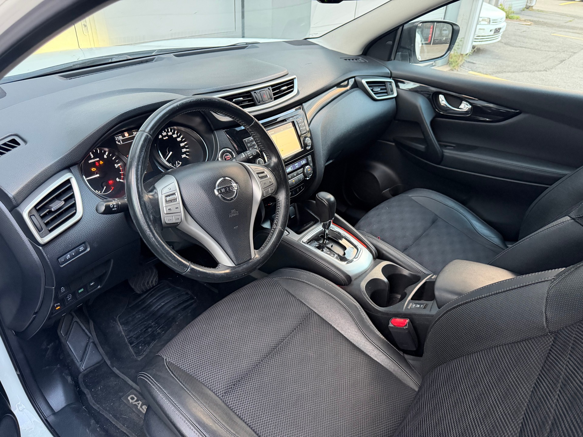 NISSAN Qashqai 1.6 dCi 360° Xtronic CVT-image-10