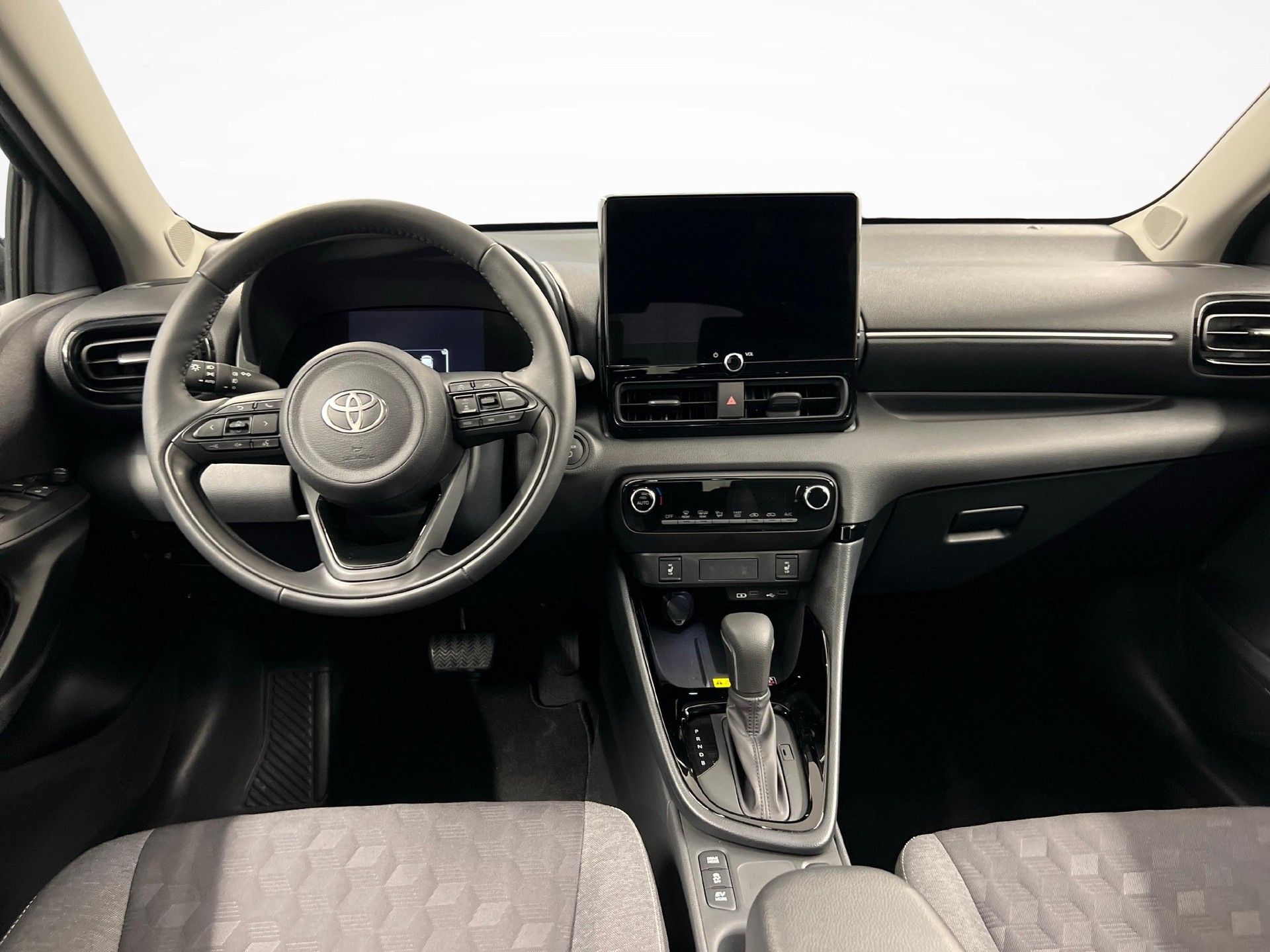 TOYOTA Yaris 1.5 VVT-i HSD Trend-image-5