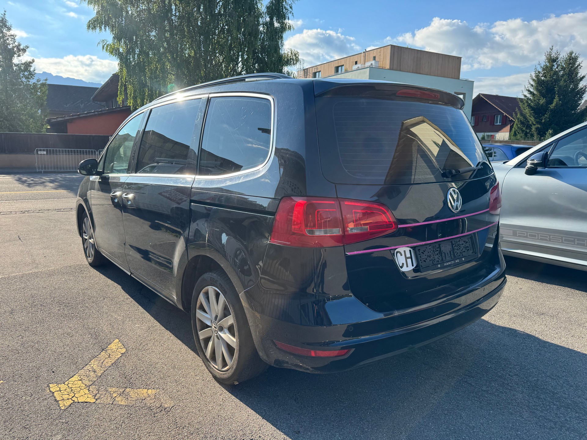 VW Sharan 2.0 TDI BlueMotion Technology Trendline DSG-image-4