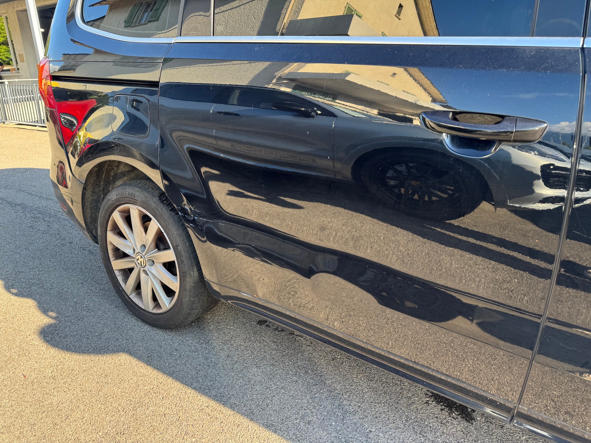 VW Sharan 2.0 TDI BlueMotion Technology Trendline DSG-image-5