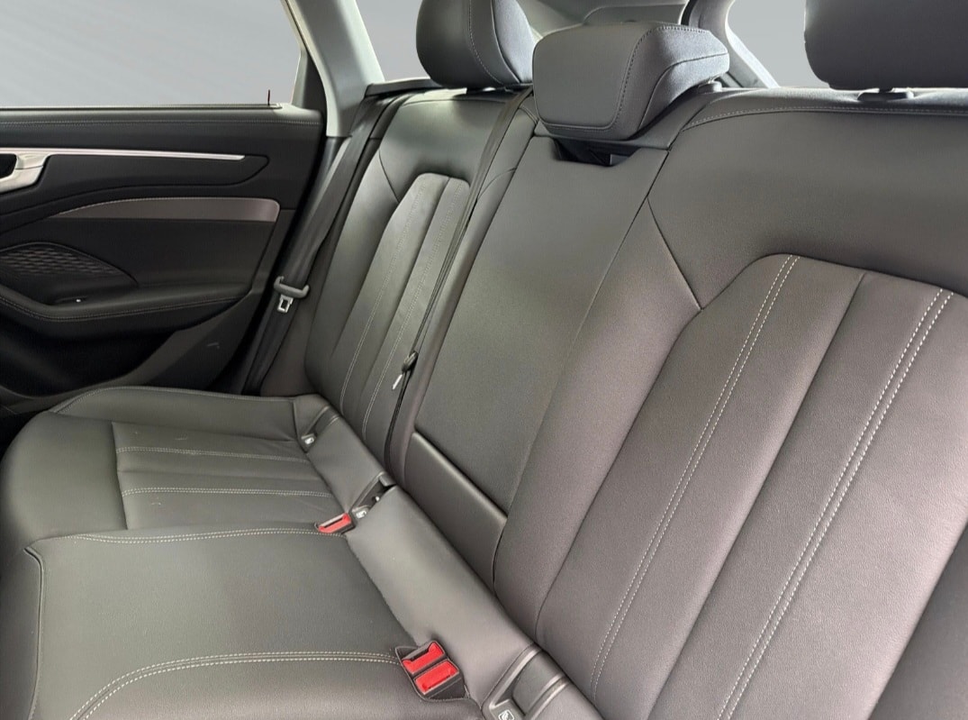 AUDI A6 Avant TDI quattro 150 kW S tronic-image-7