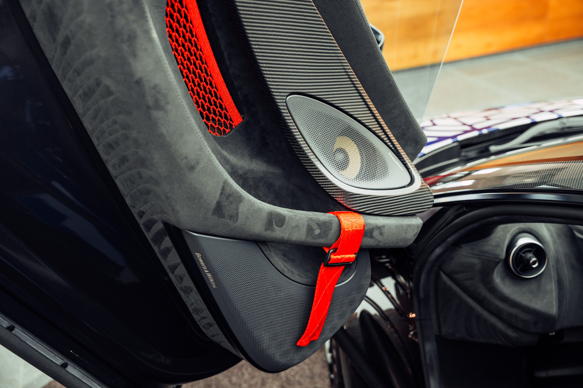 McLAREN 620R MSO Lantana Purple 1/225-image-12