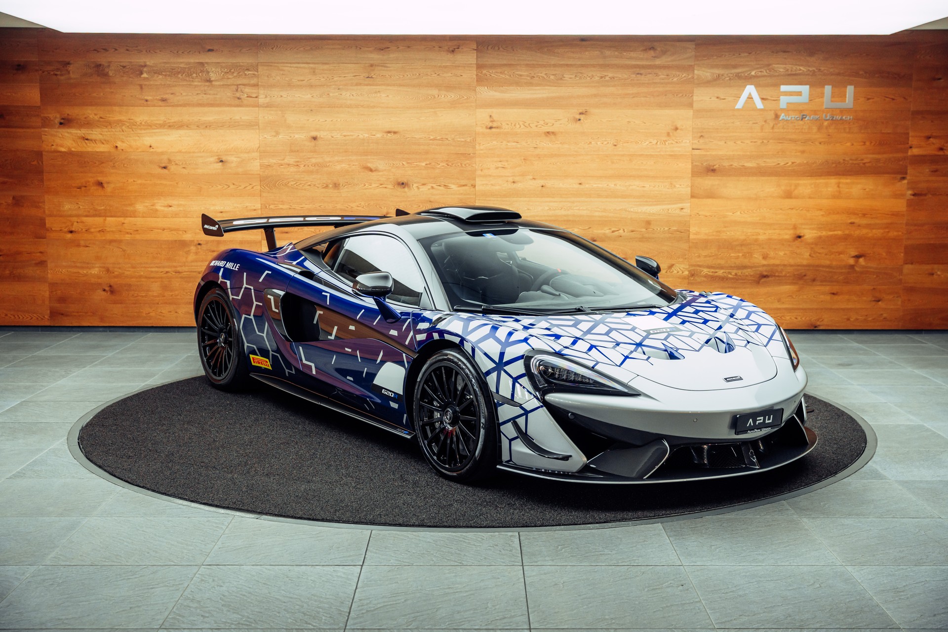 McLAREN 620R MSO Lantana Purple 1/225-image-0