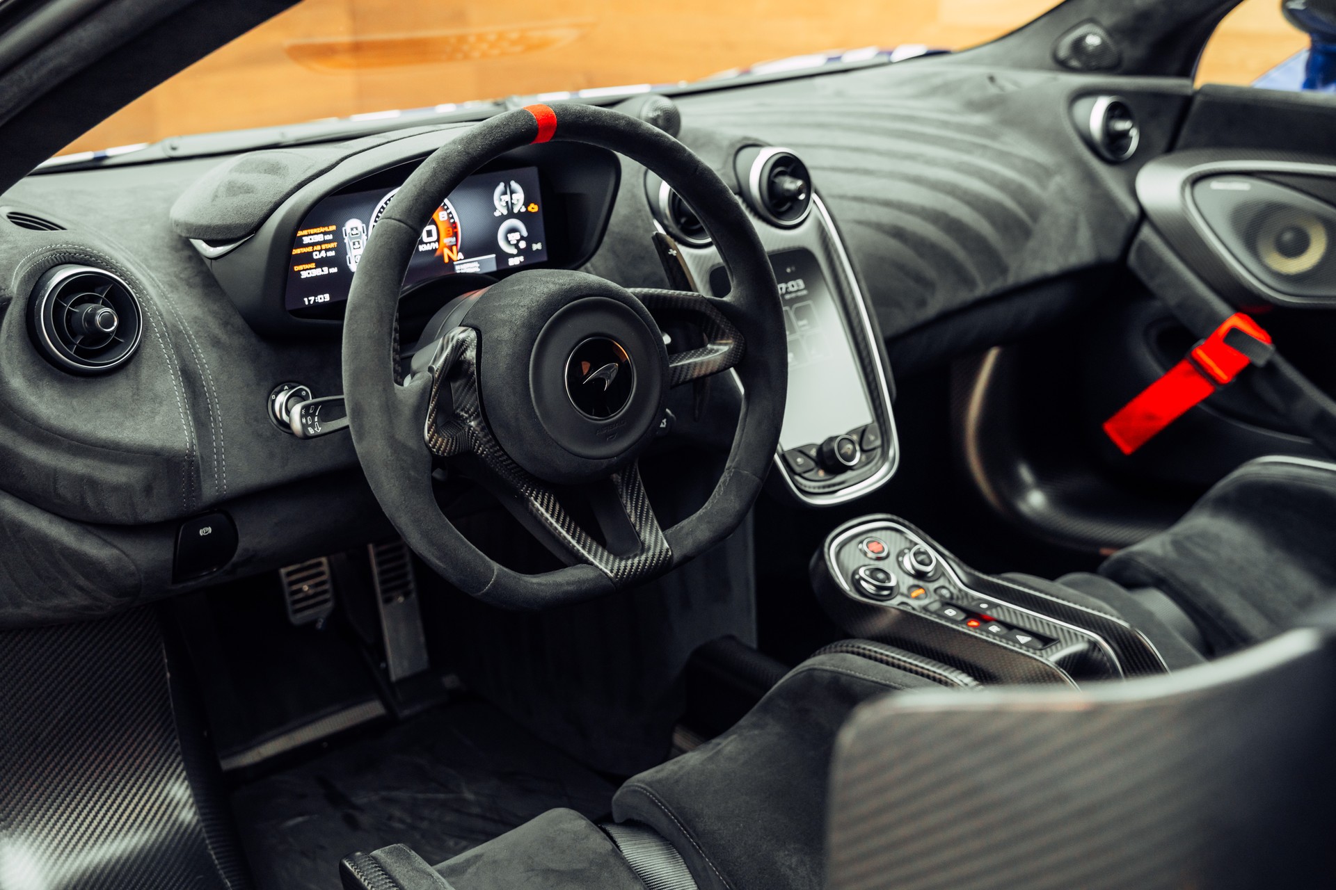 McLAREN 620R MSO Lantana Purple 1/225-image-4