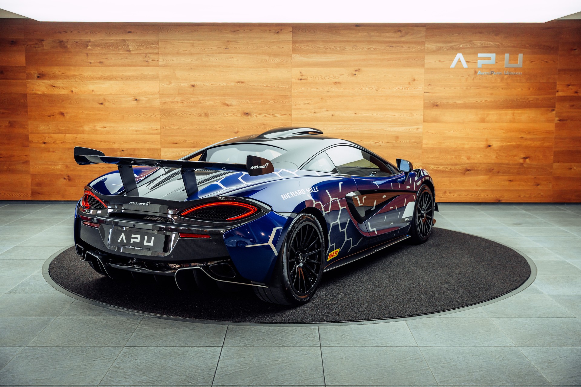 McLAREN 620R MSO Lantana Purple 1/225-image-1