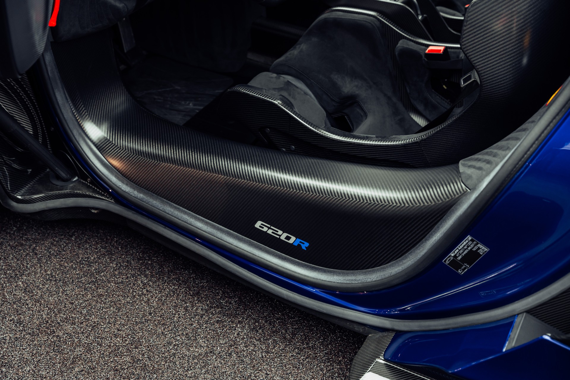 McLAREN 620R MSO Lantana Purple 1/225-image-17