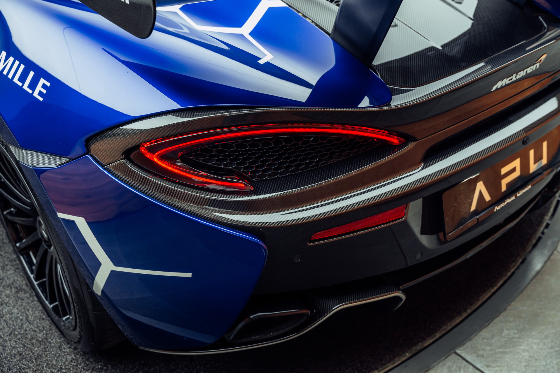 McLAREN 620R MSO Lantana Purple 1/225-image-25