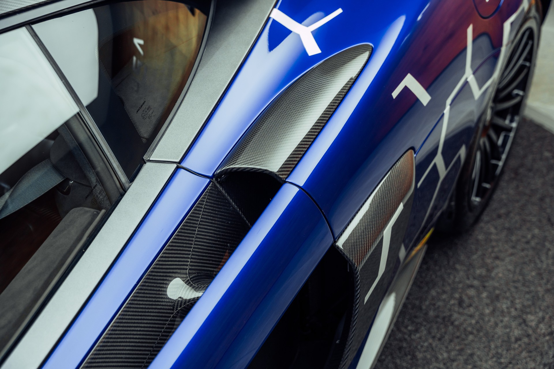 McLAREN 620R MSO Lantana Purple 1/225-image-19