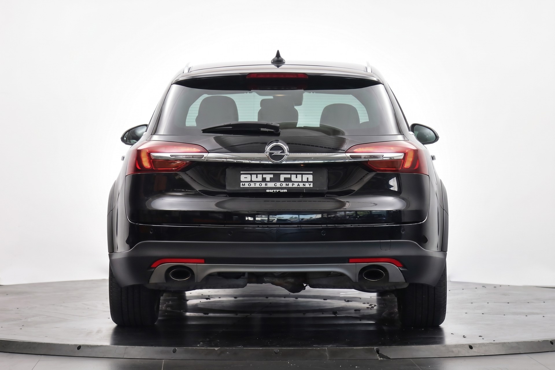 OPEL Insignia Country Tourer 2.0 Turbo 4WD Automatic-image-2